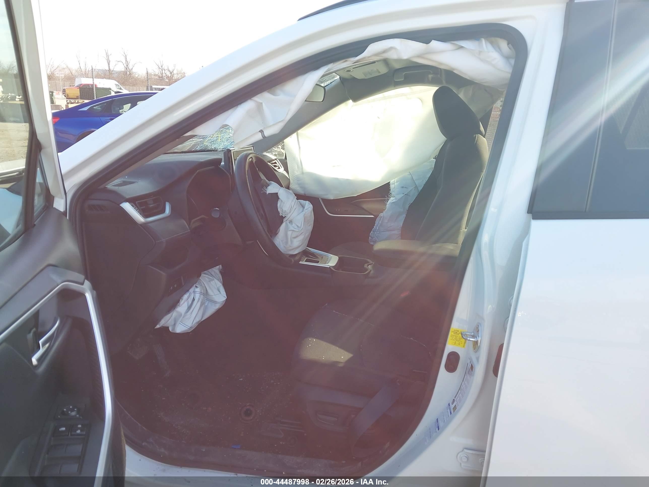 TOYOTA RAV4 image 5