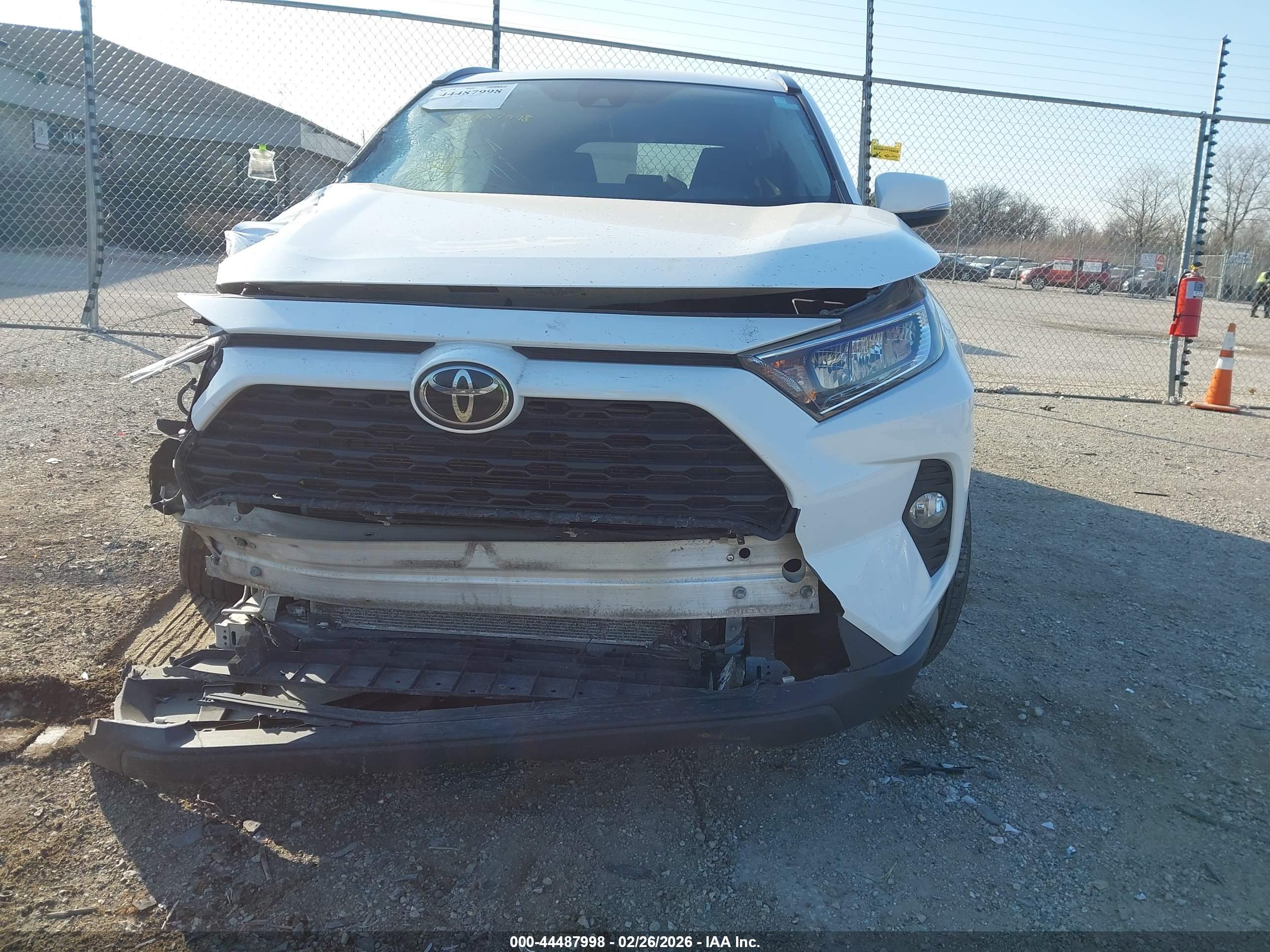 TOYOTA RAV4 image 6