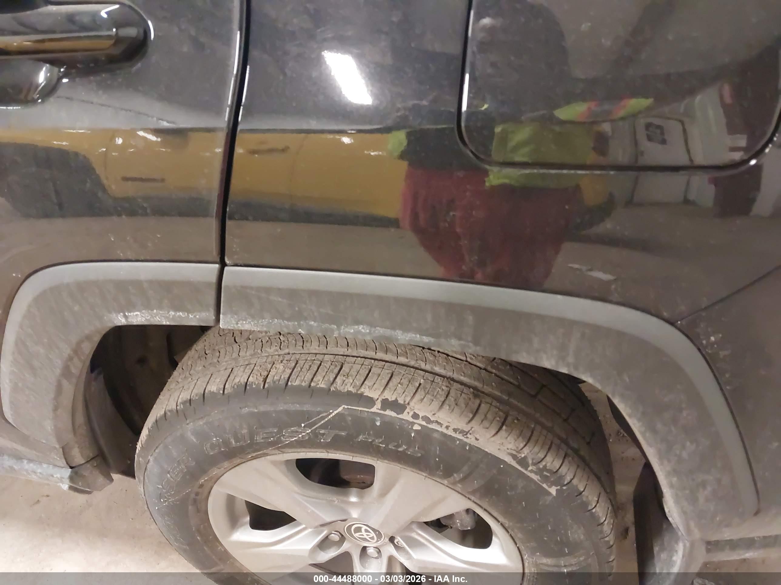 TOYOTA RAV4 image 6