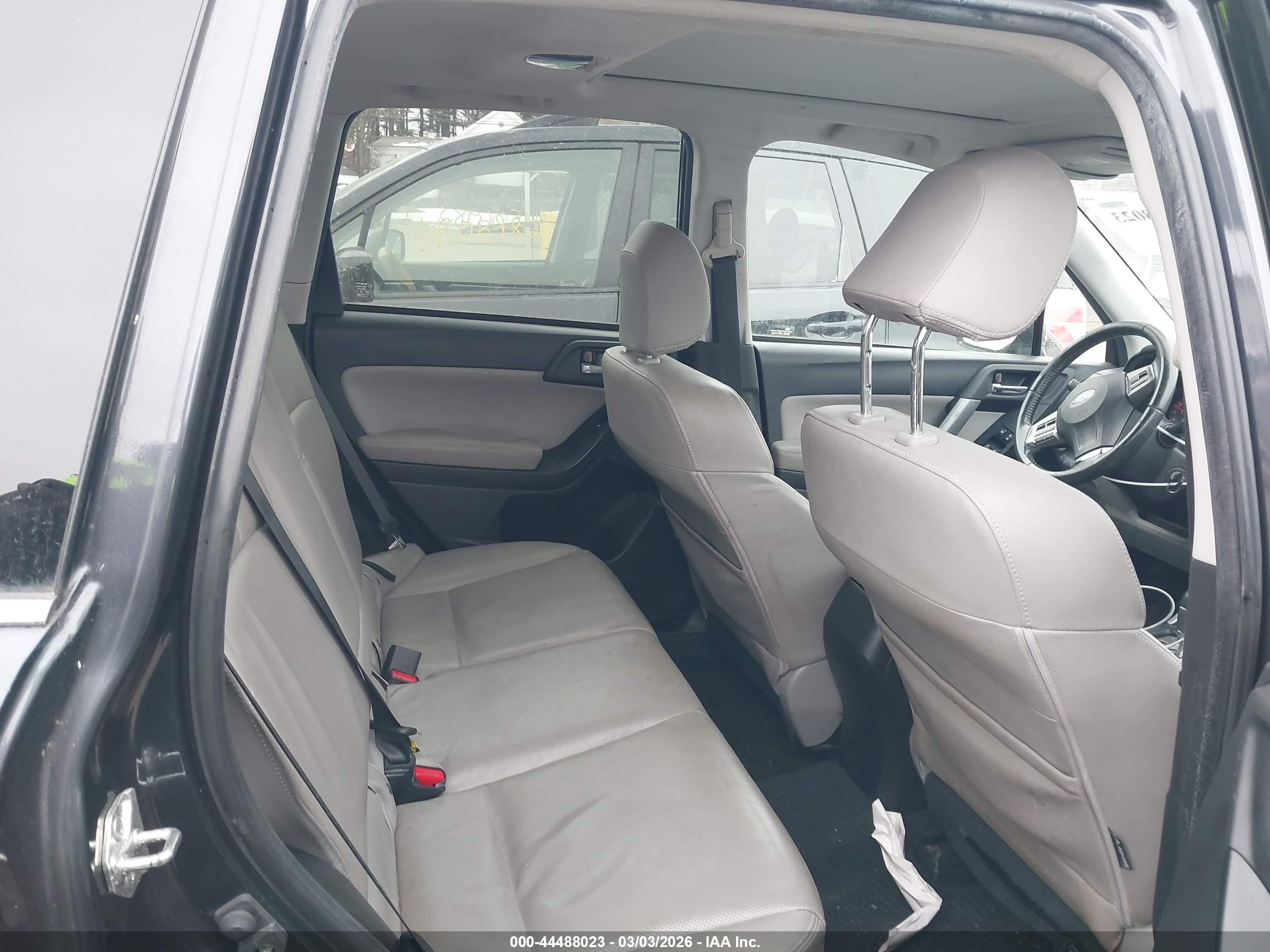 SUBARU FORESTER image 8