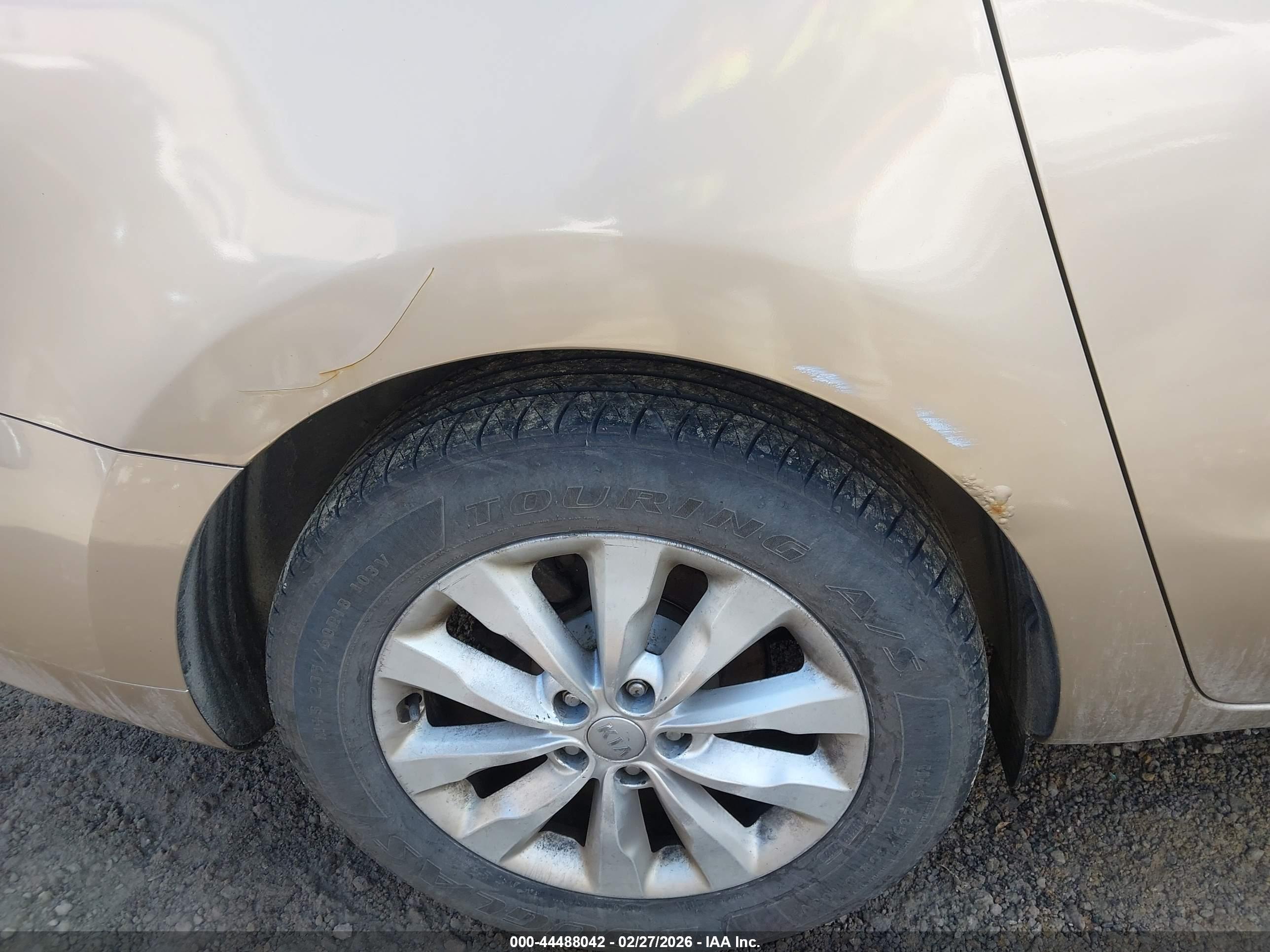 KIA SEDONA image 6