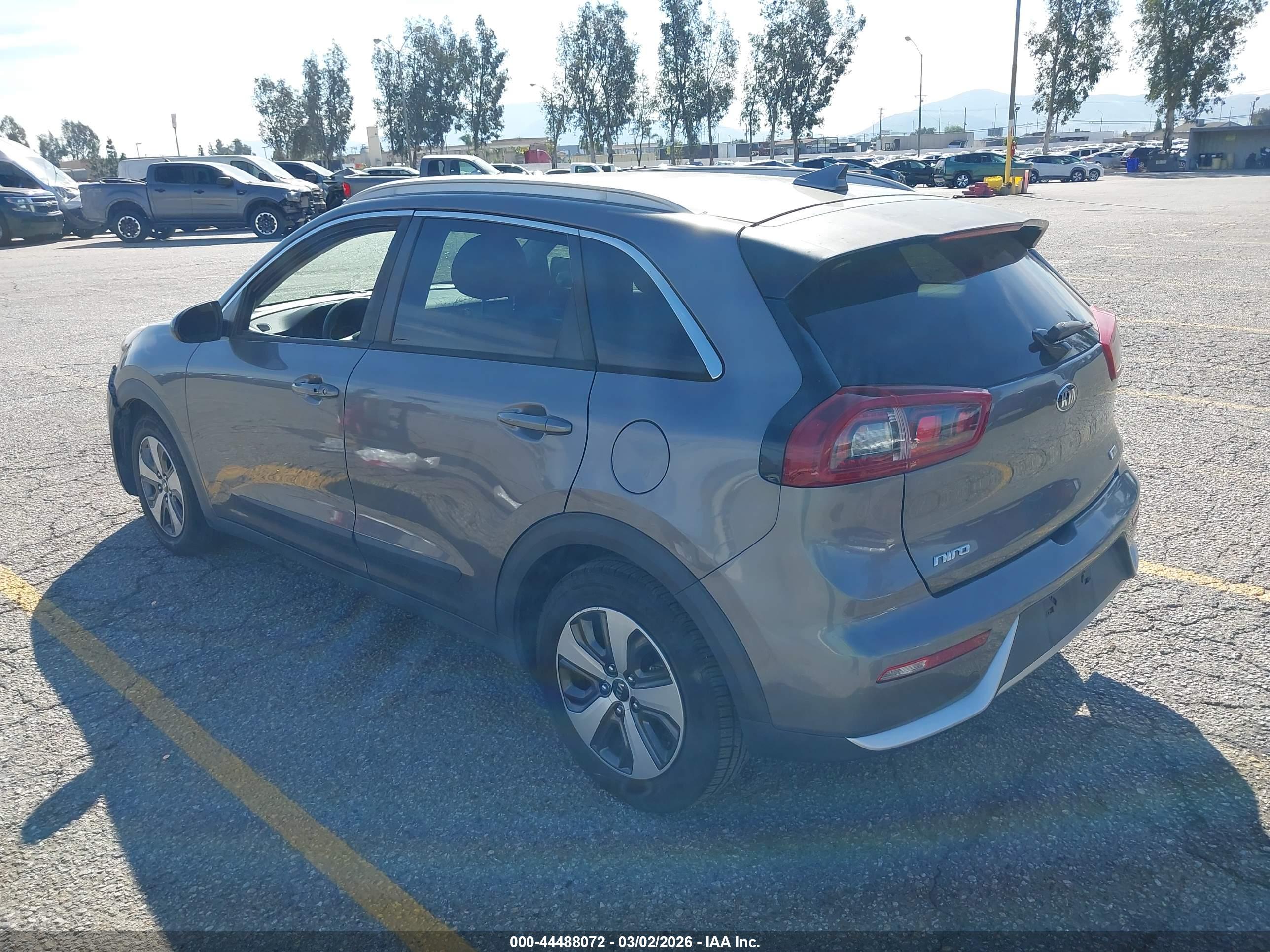 KIA NIRO image 3