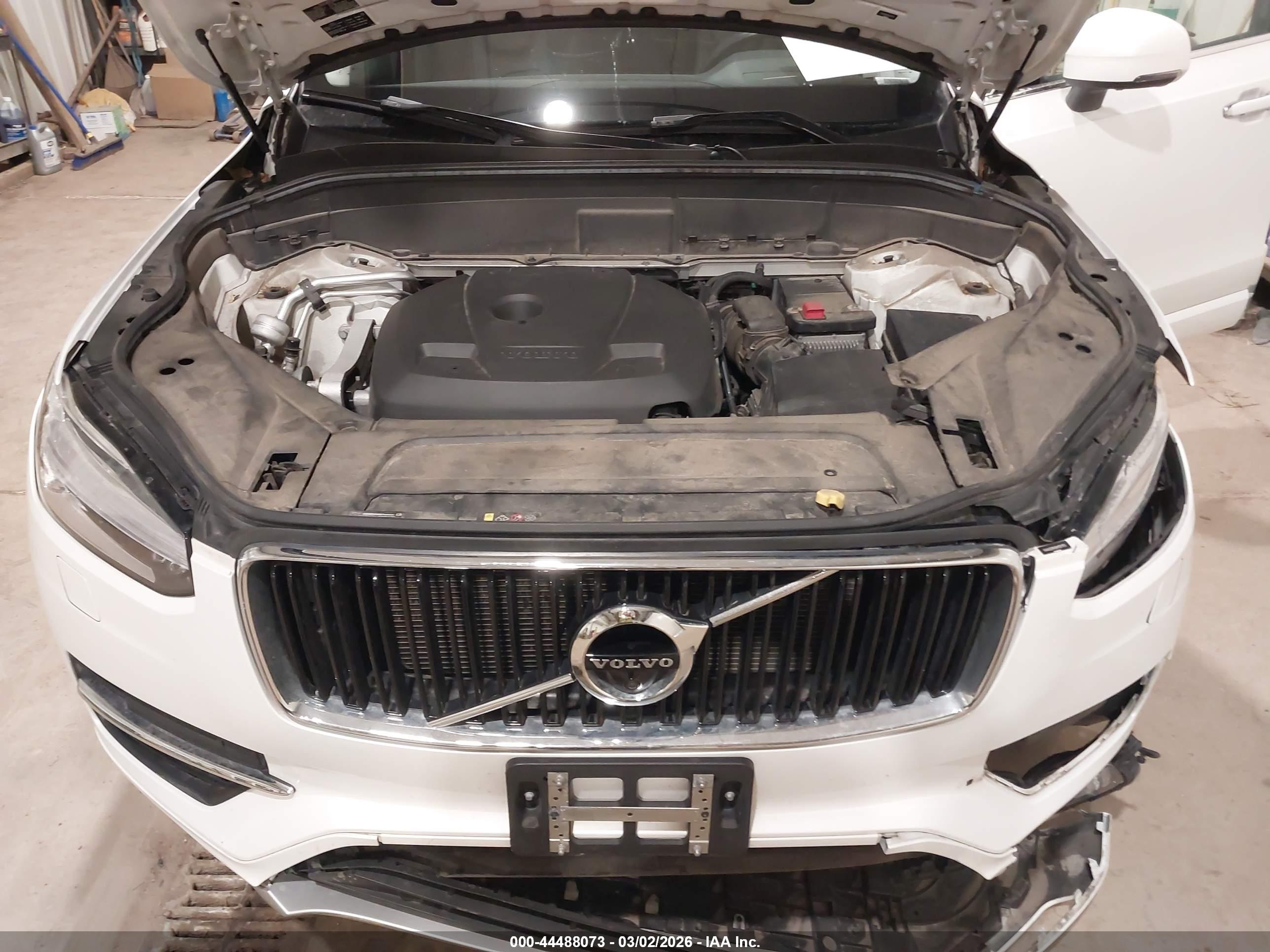 VOLVO XC90 image 10