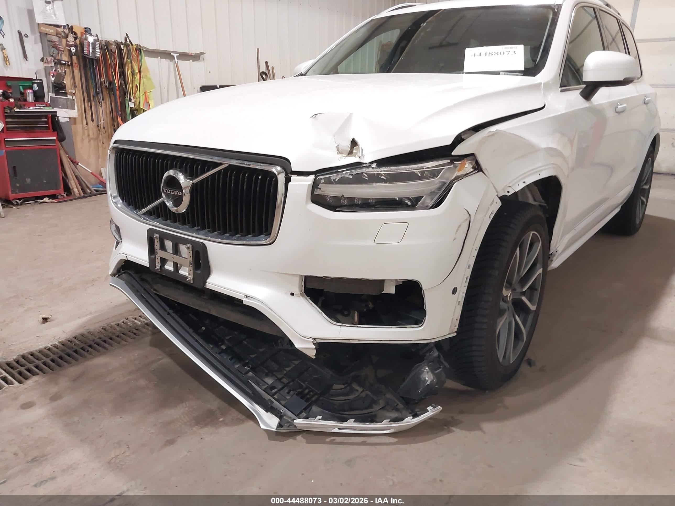 VOLVO XC90 image 6