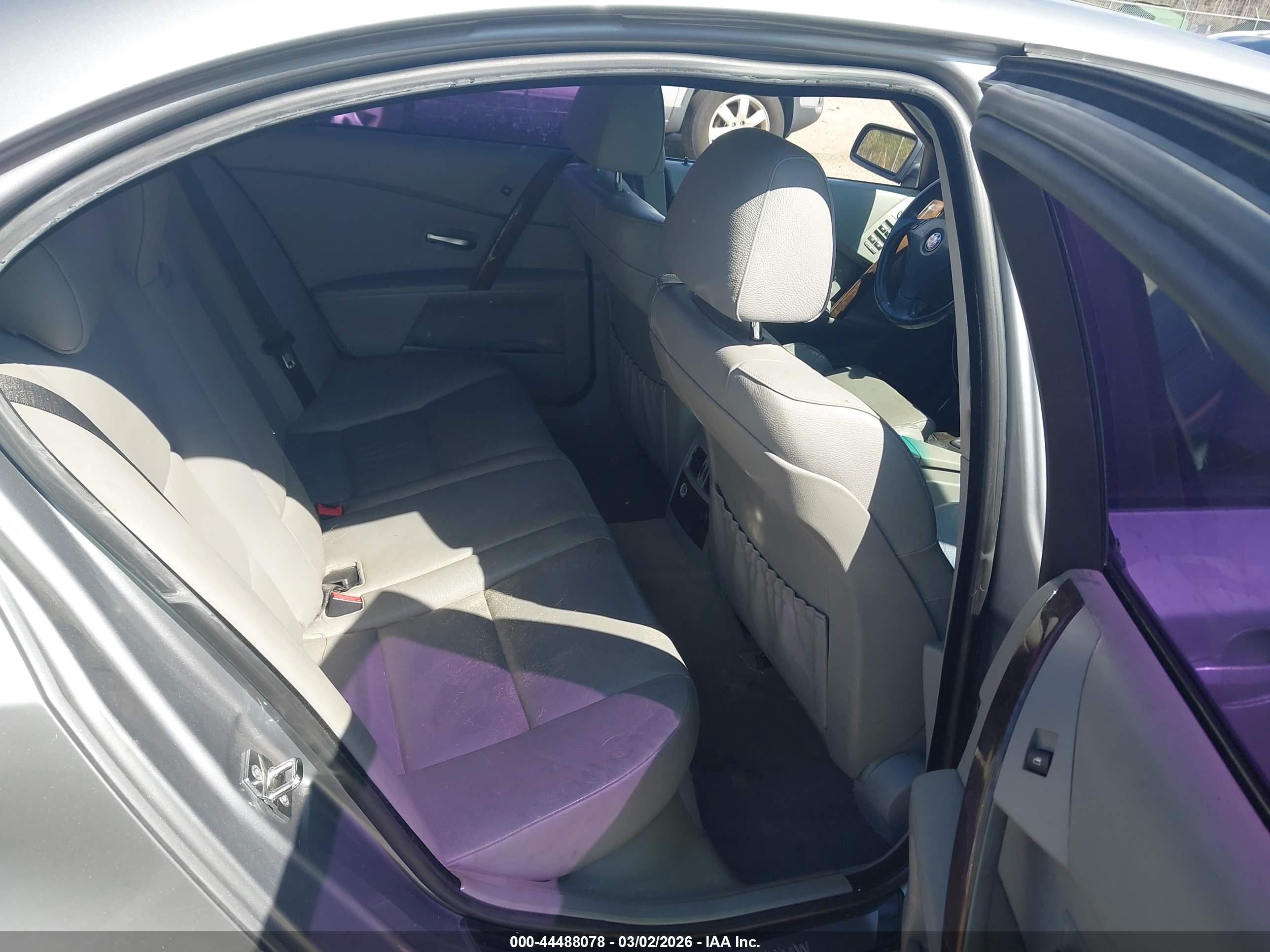 BMW 530I image 8