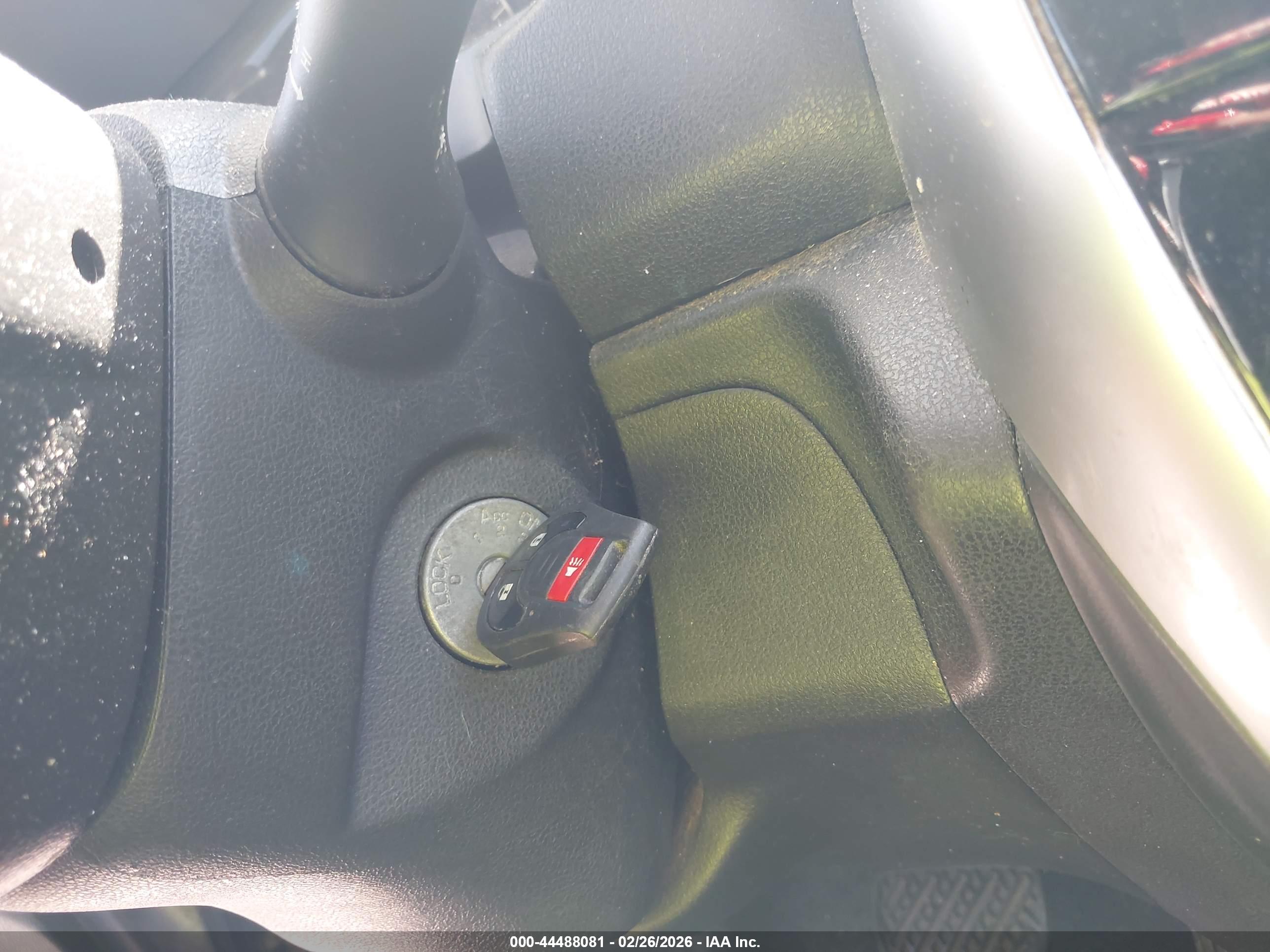 NISSAN VERSA image 11
