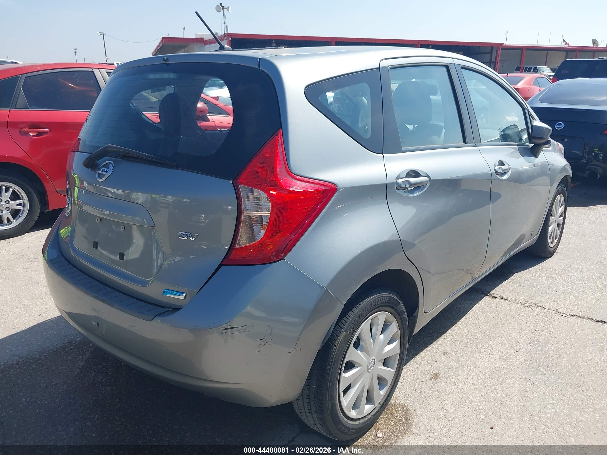 NISSAN VERSA image 4