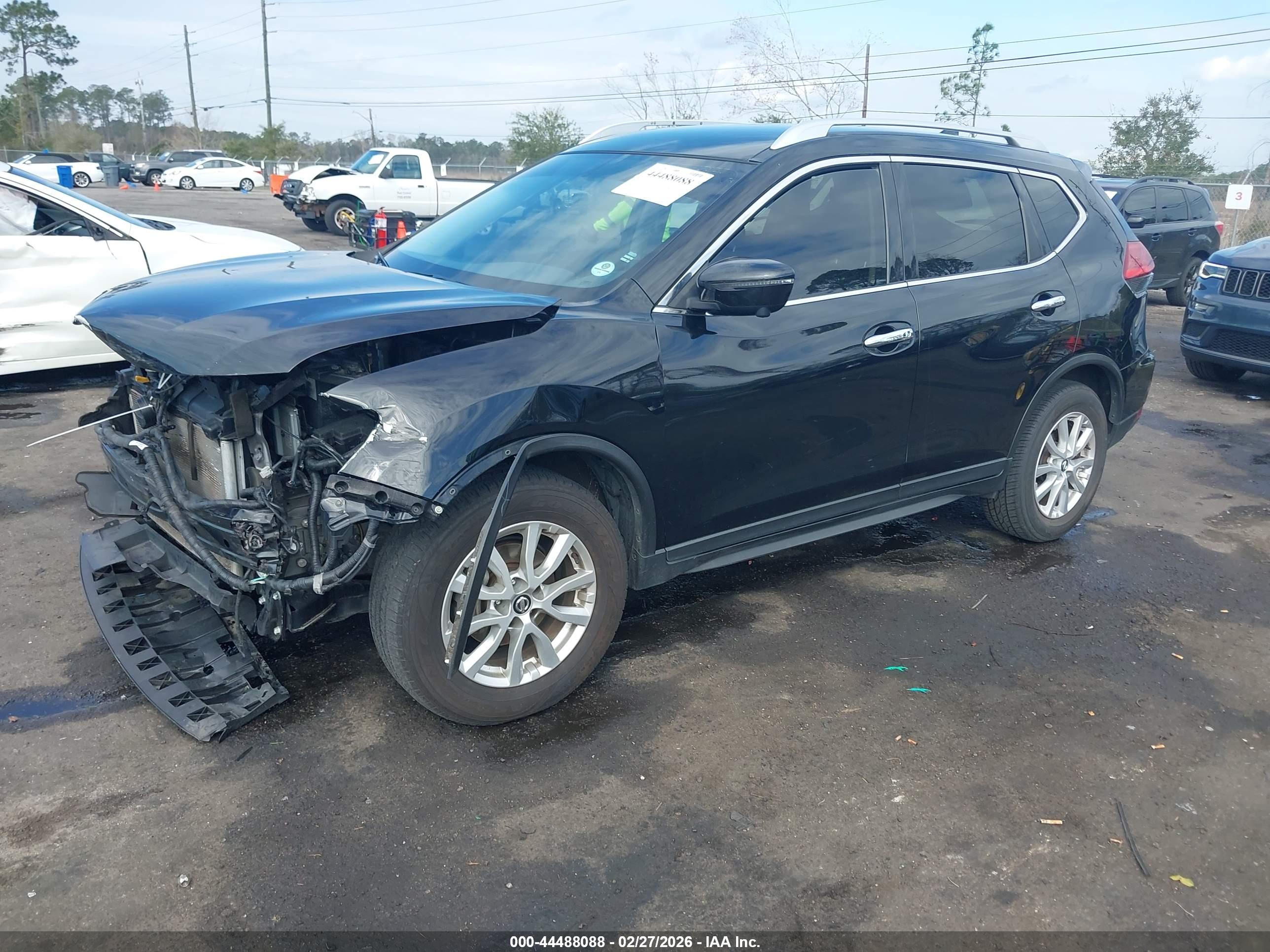 NISSAN ROGUE image 2