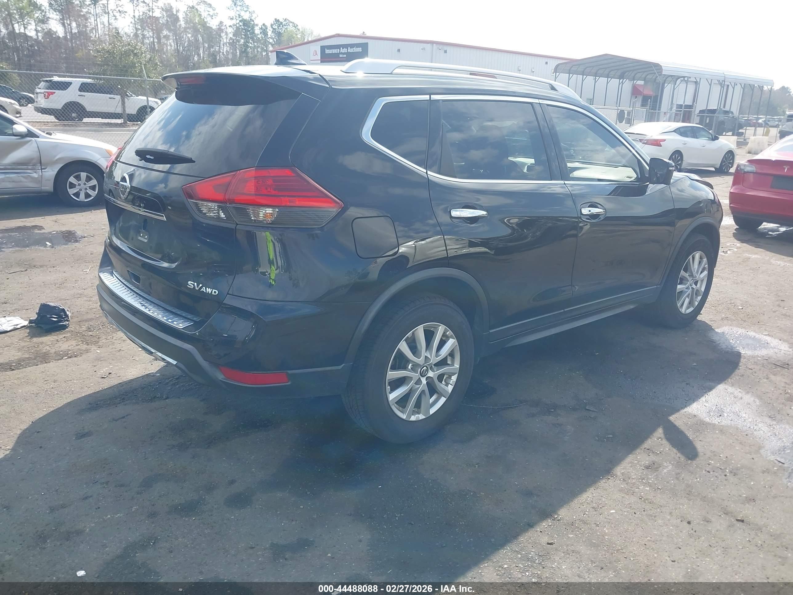 NISSAN ROGUE image 4