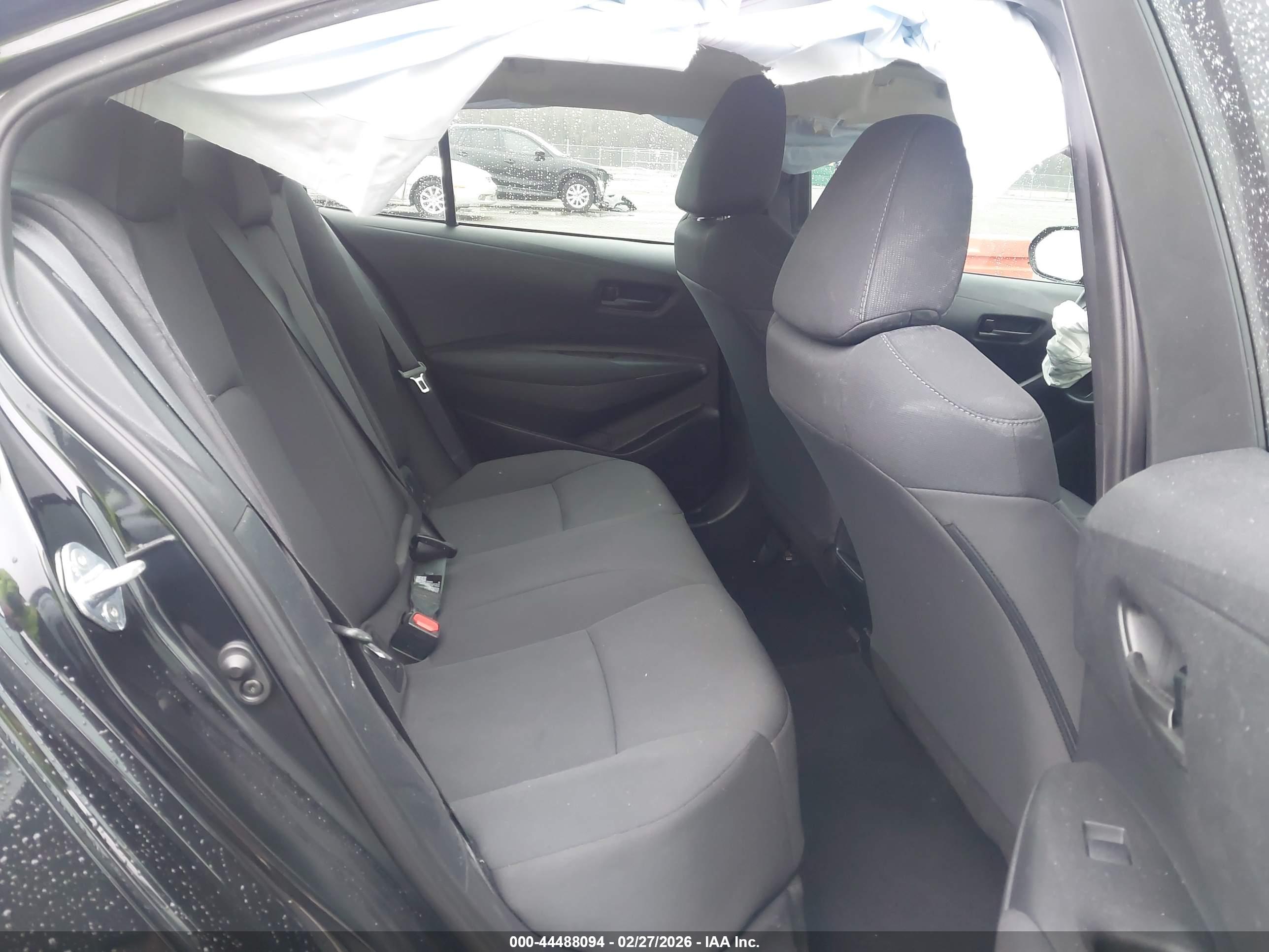 TOYOTA COROLLA image 8