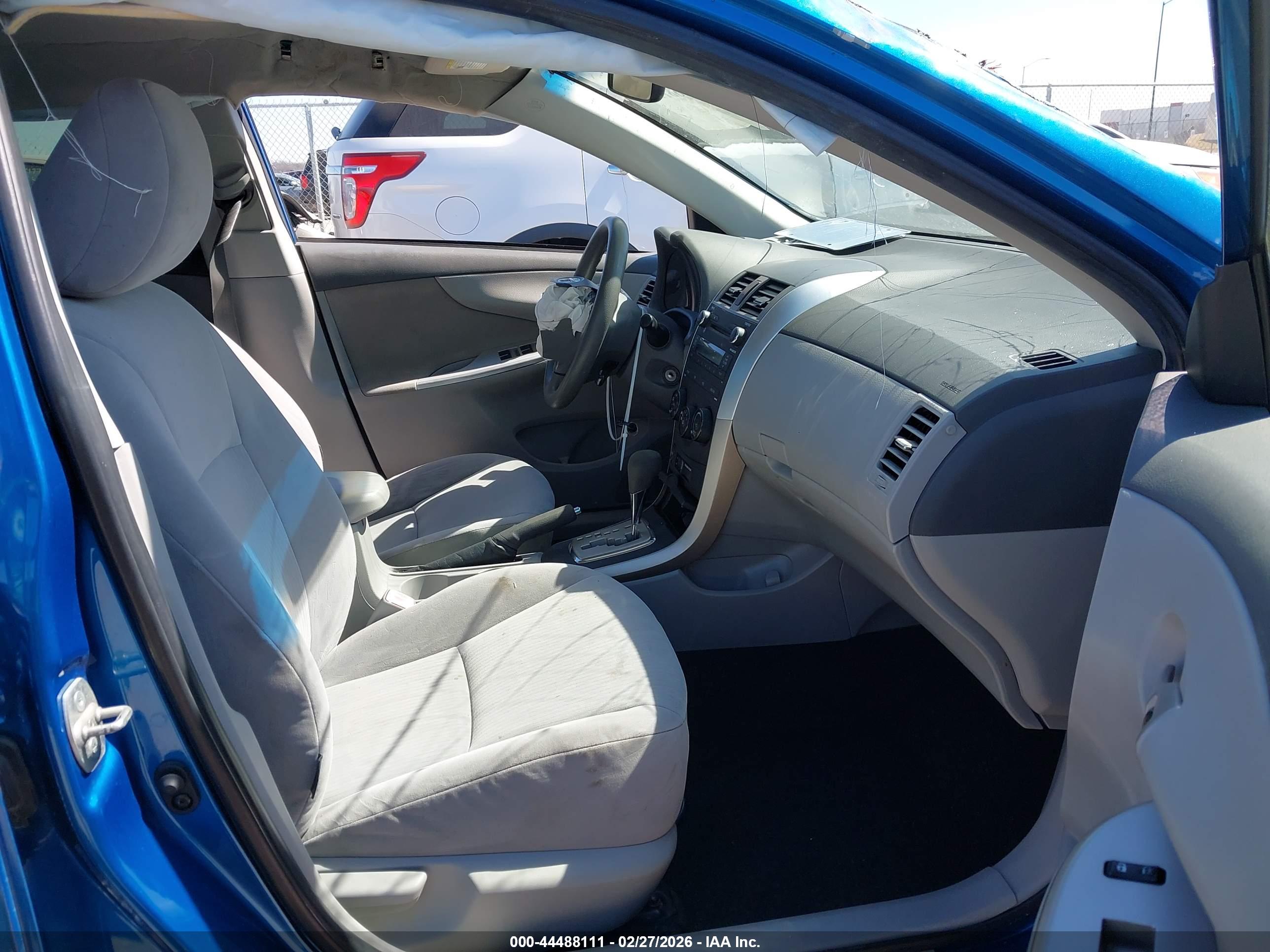 TOYOTA COROLLA image 5