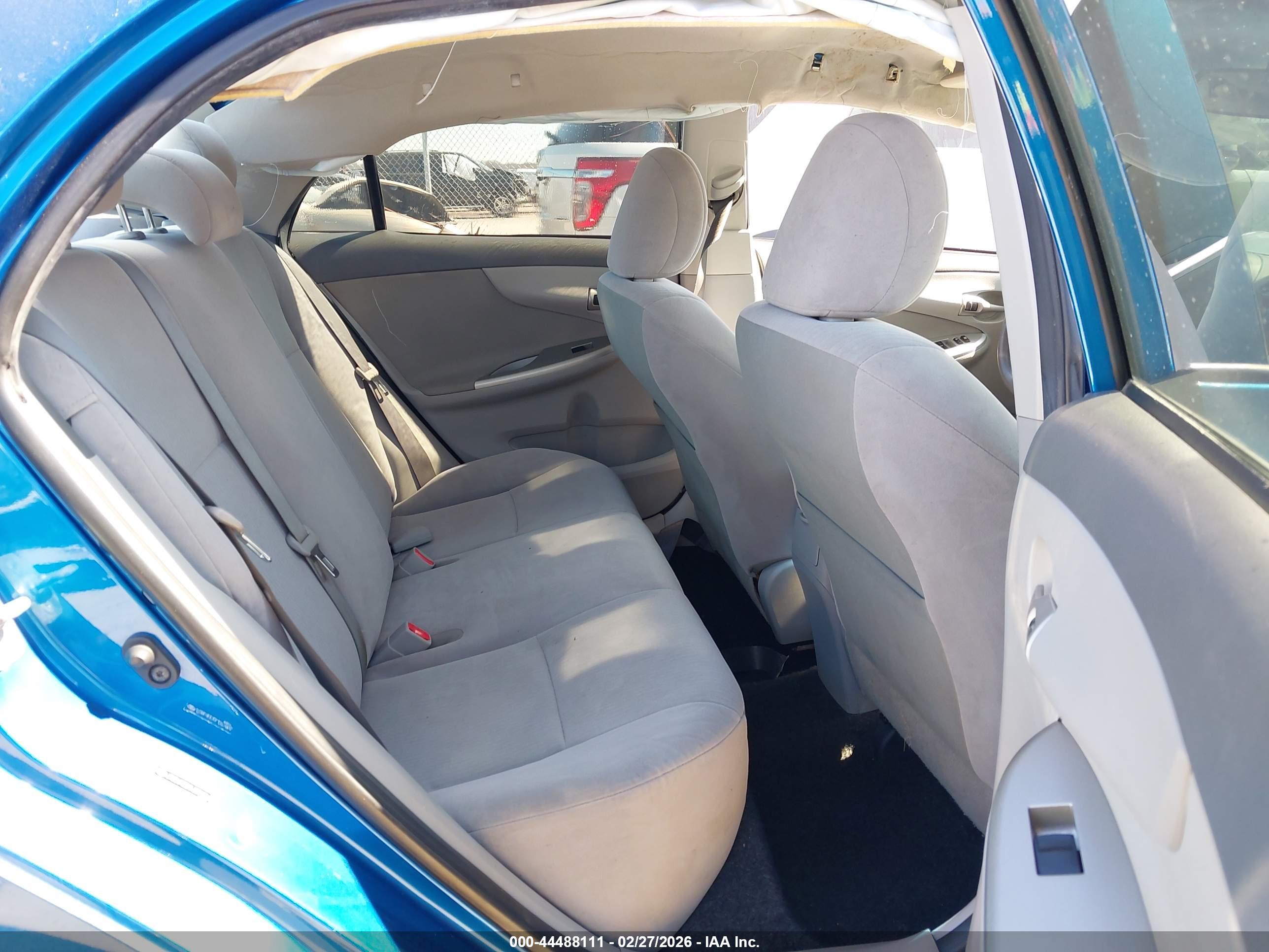 TOYOTA COROLLA image 8
