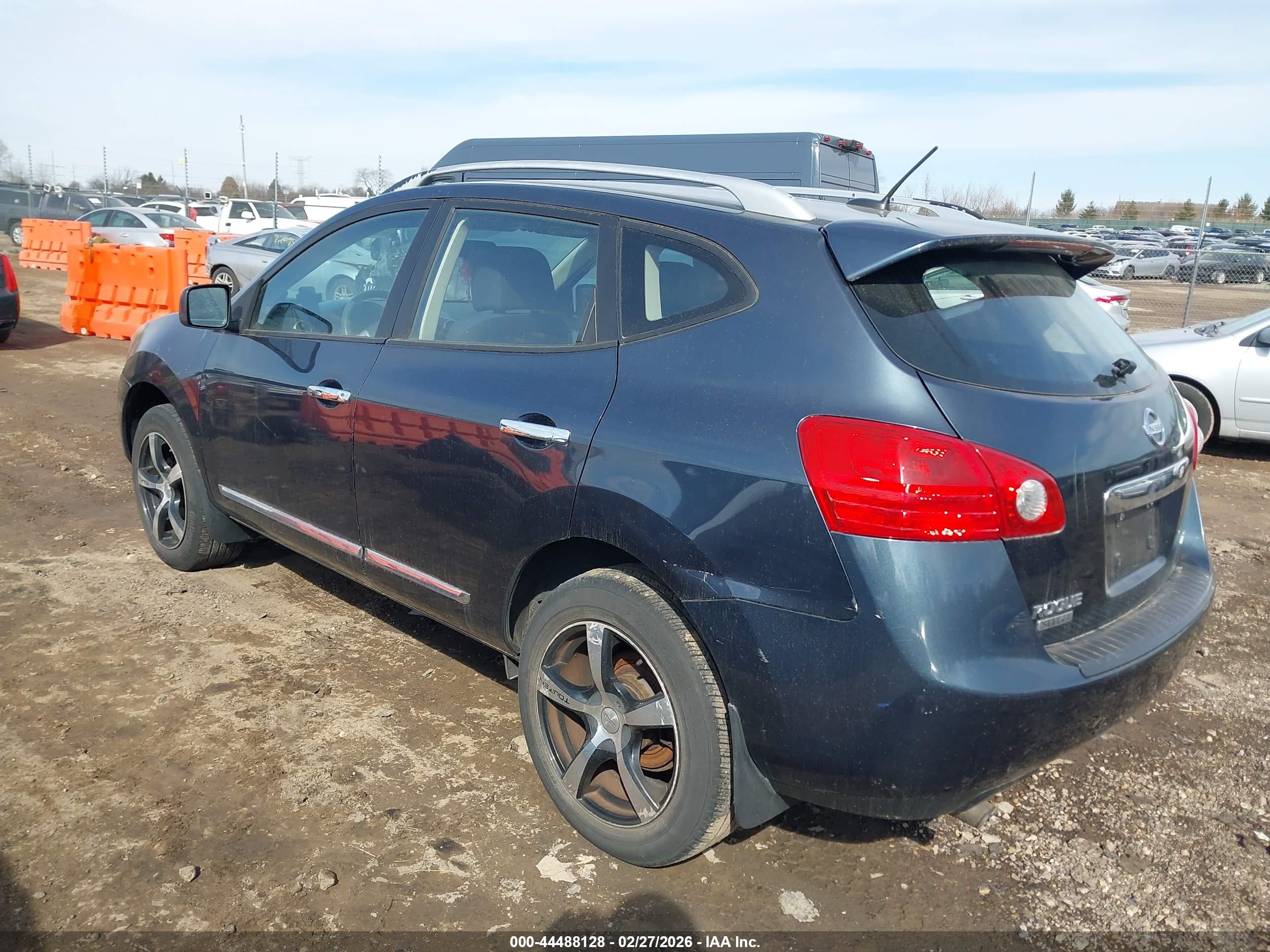 NISSAN ROGUE image 3
