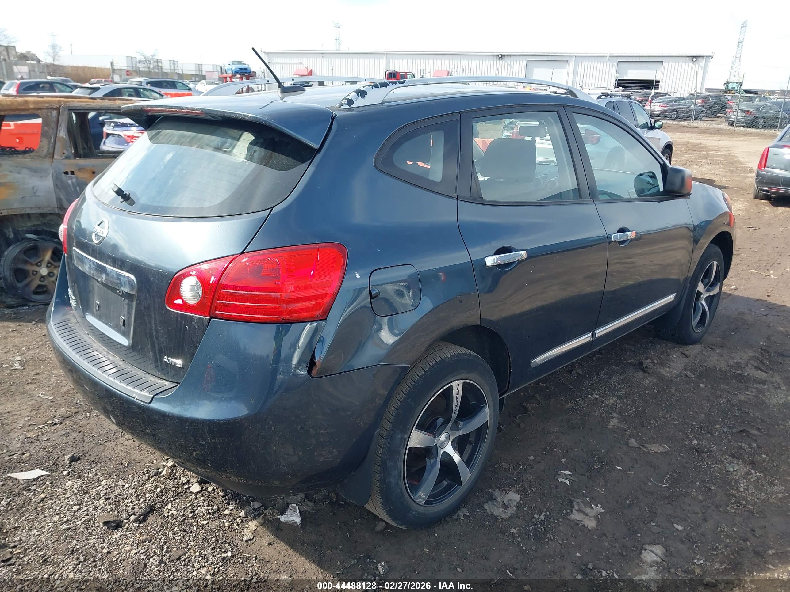 NISSAN ROGUE image 4