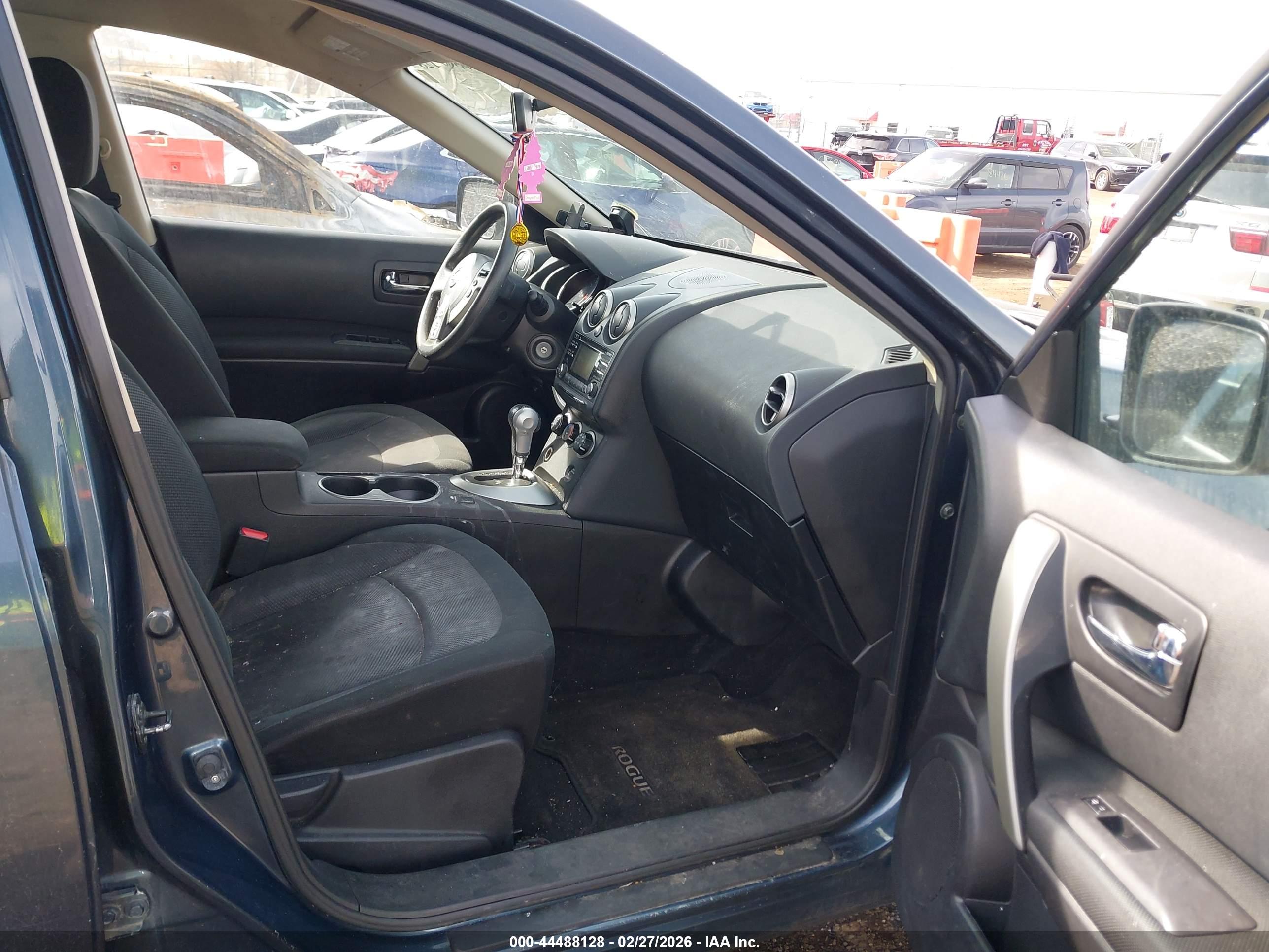 NISSAN ROGUE image 5