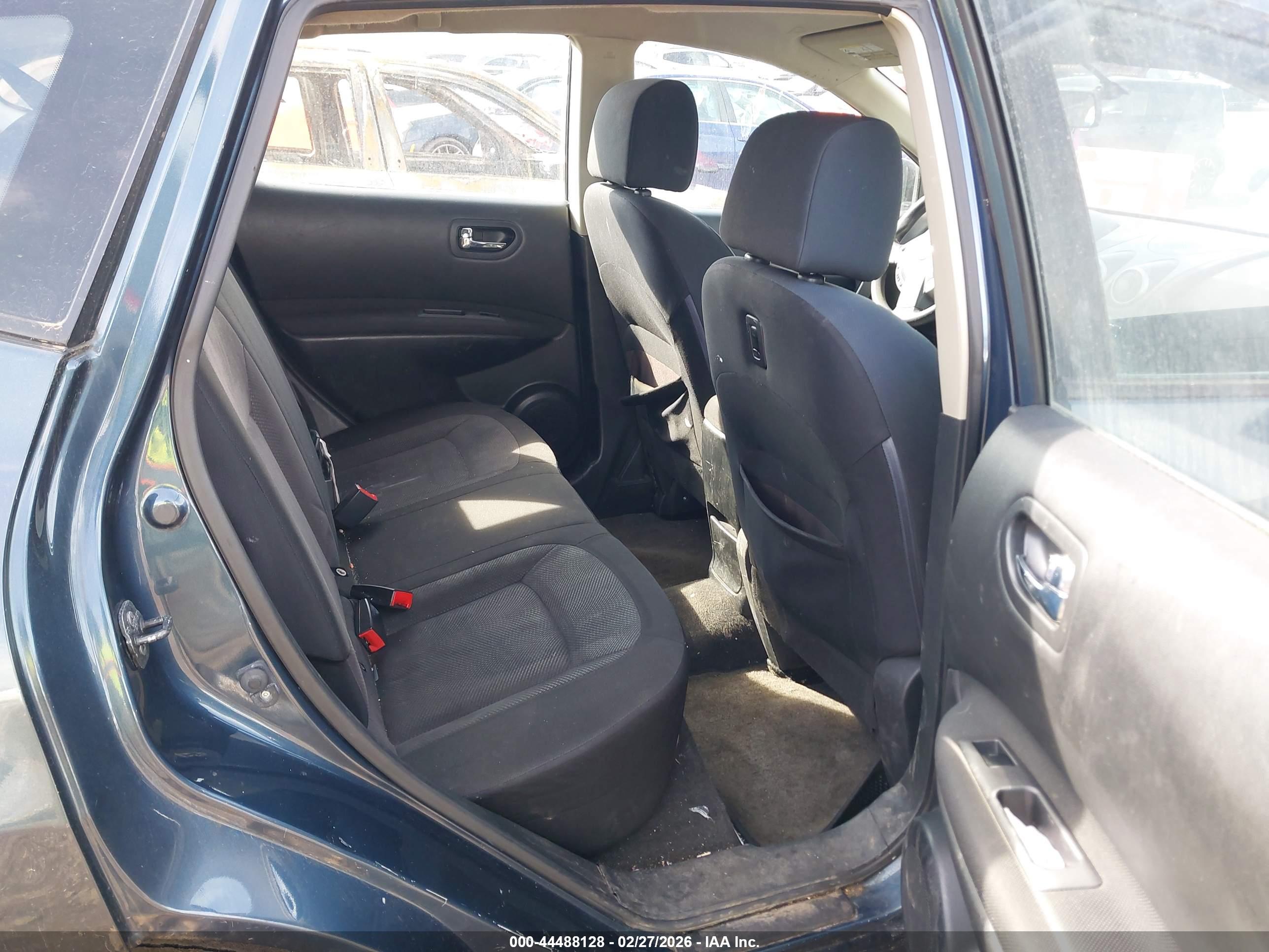 NISSAN ROGUE image 8