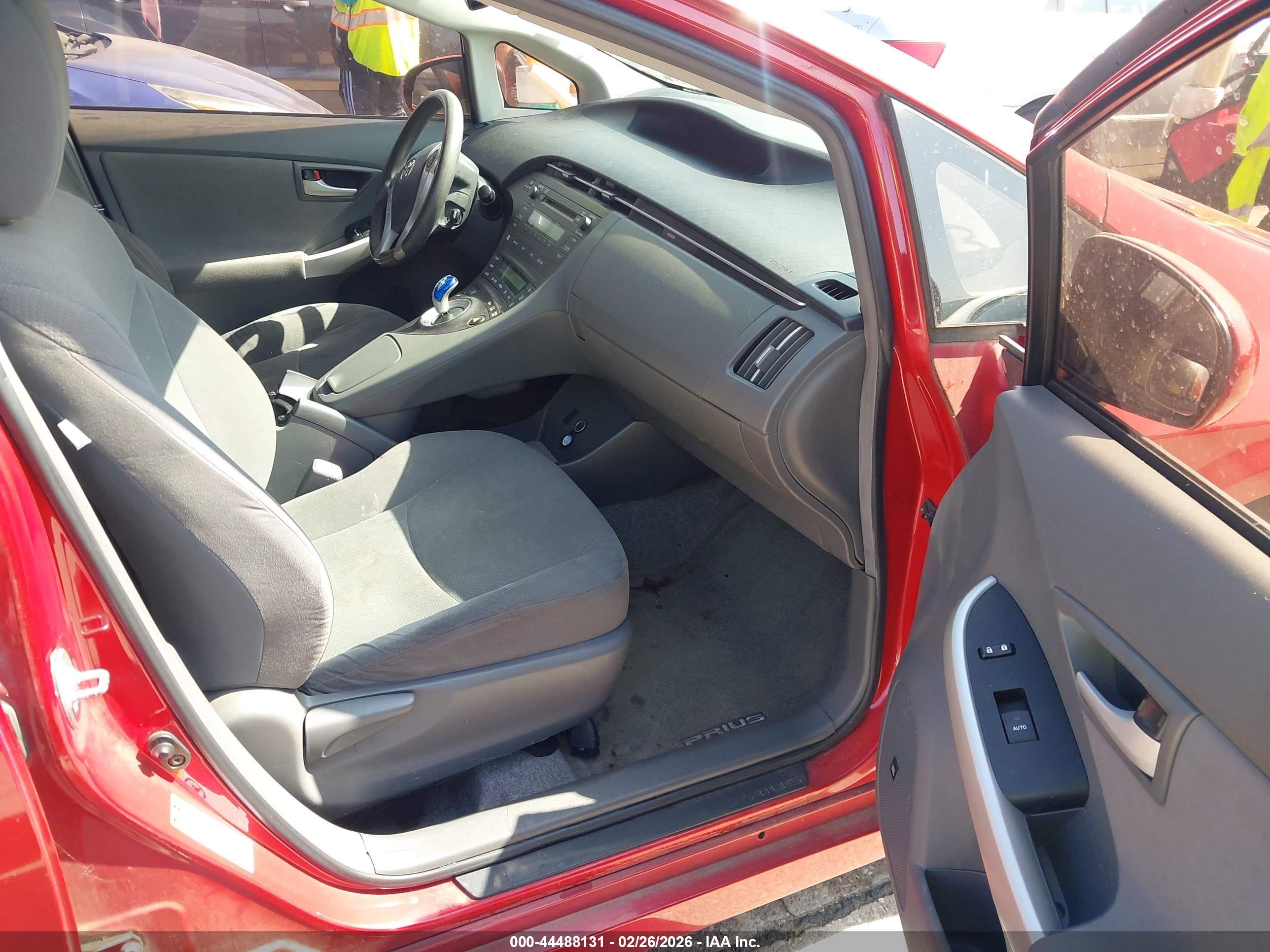TOYOTA PRIUS image 5