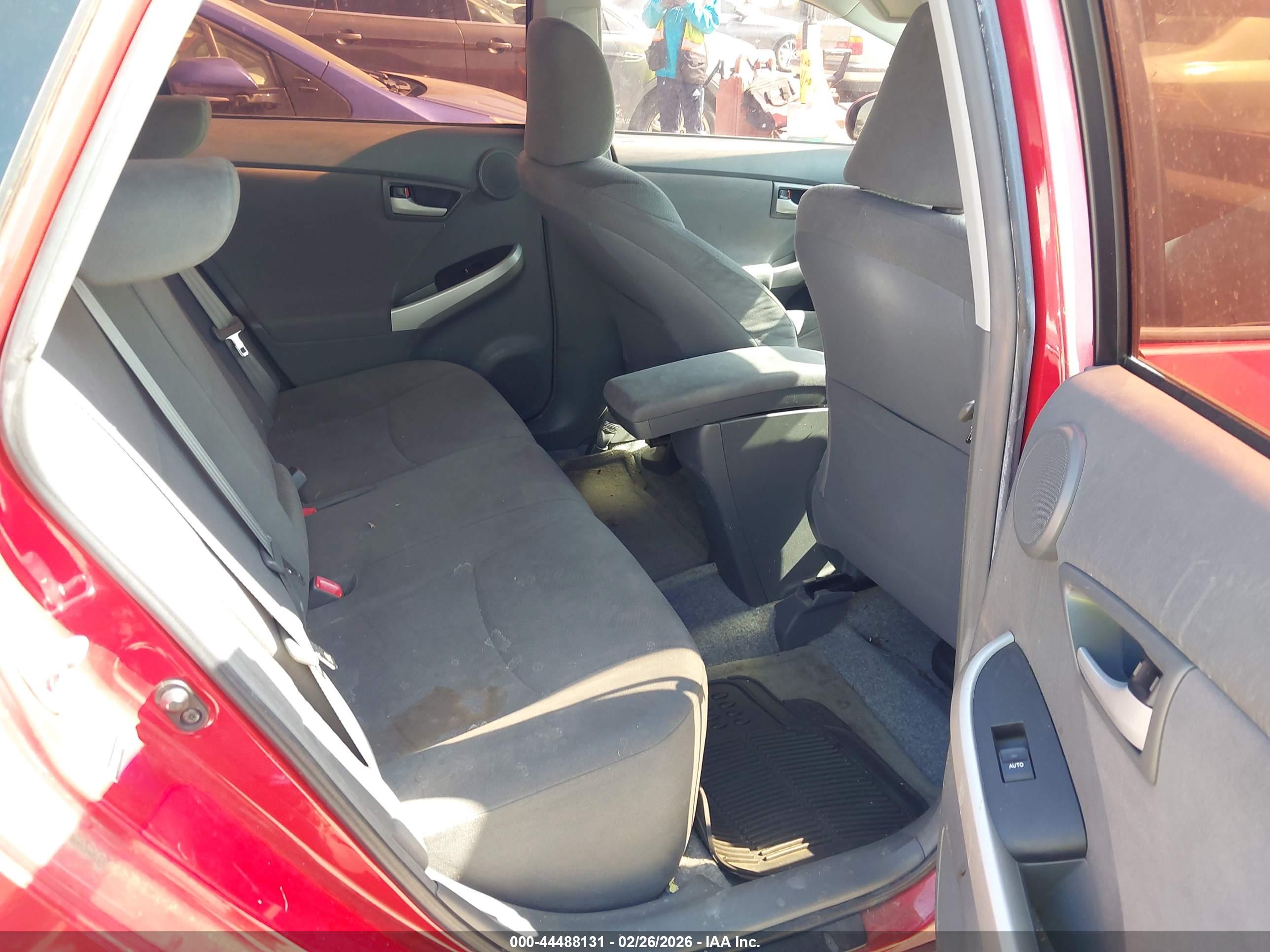 TOYOTA PRIUS image 8