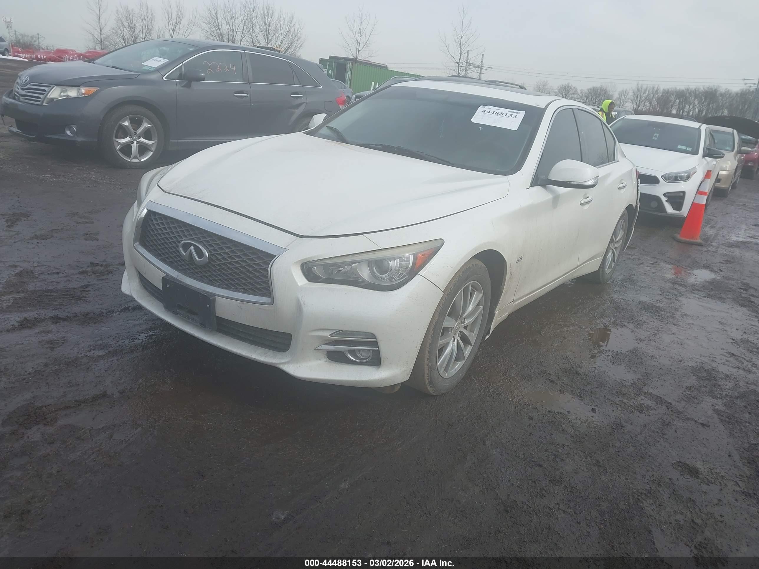 INFINITI Q50 image 2