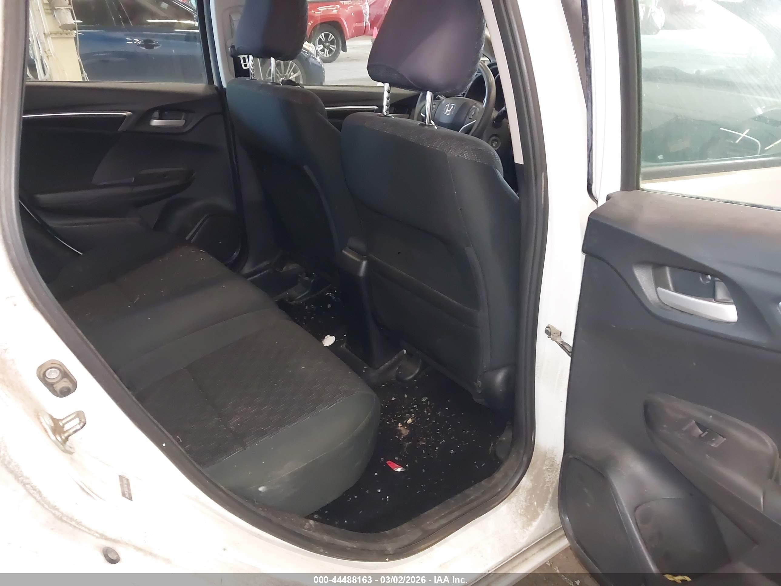 HONDA FIT image 8