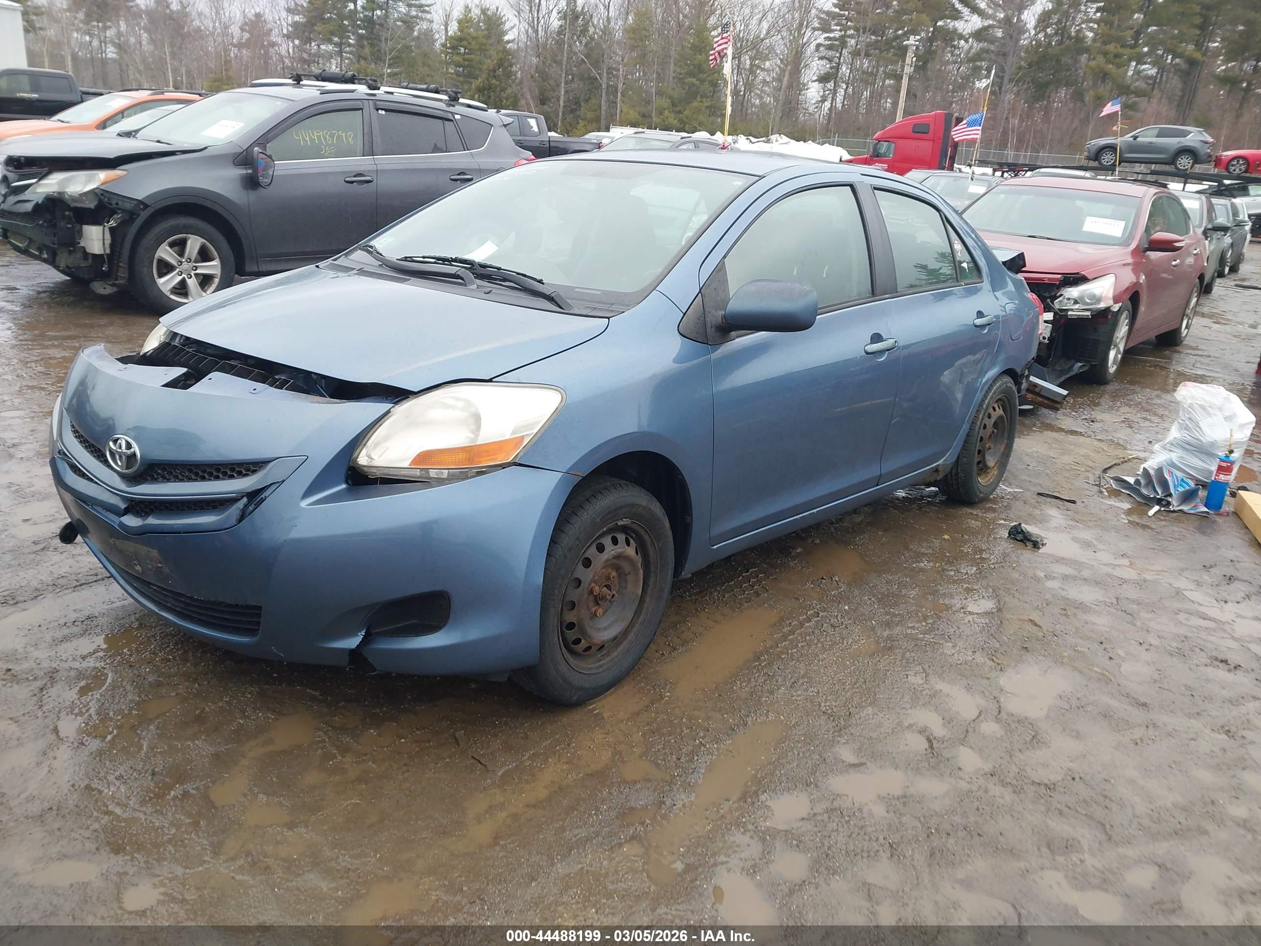 TOYOTA YARIS image 2
