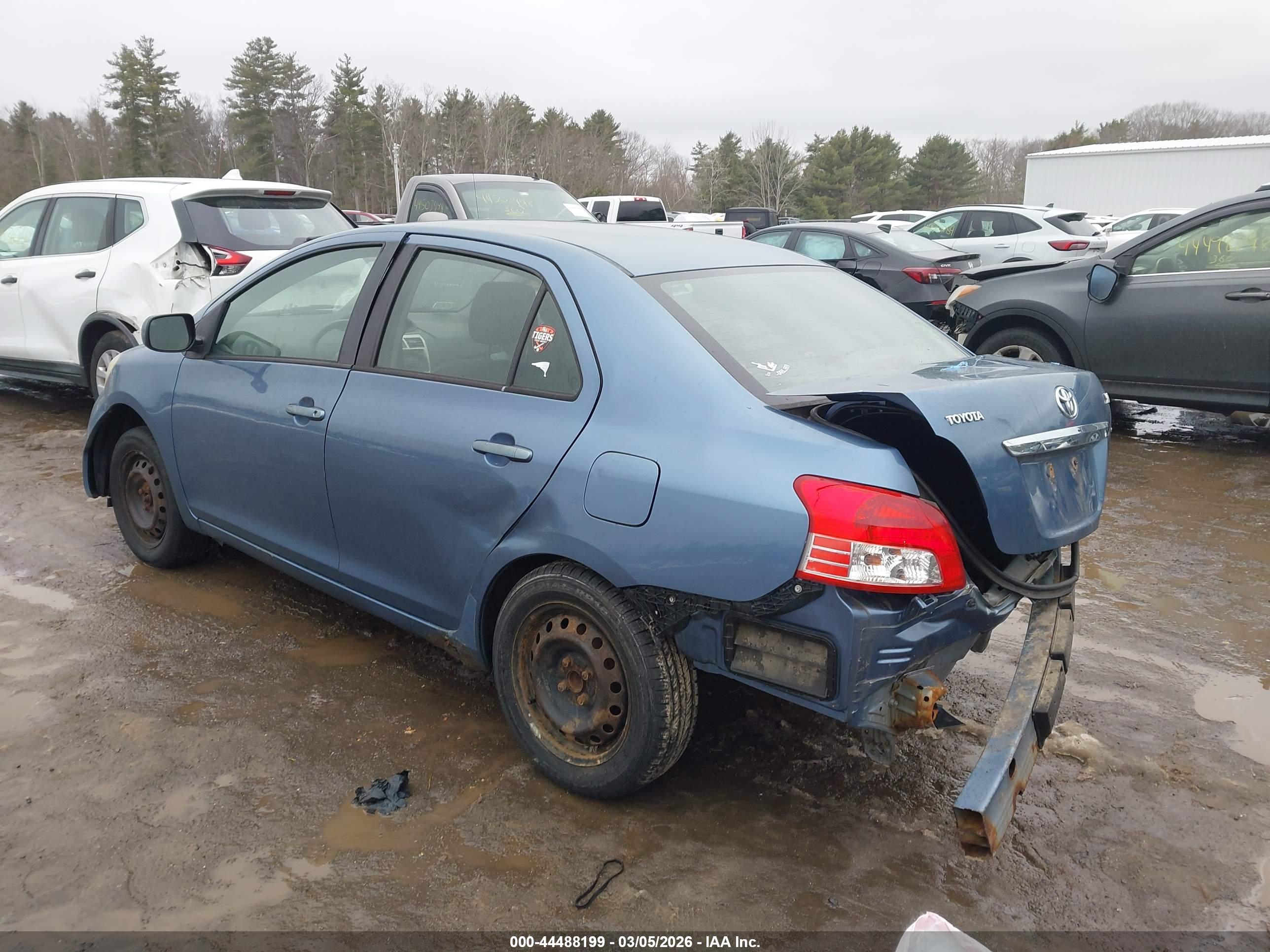 TOYOTA YARIS image 3