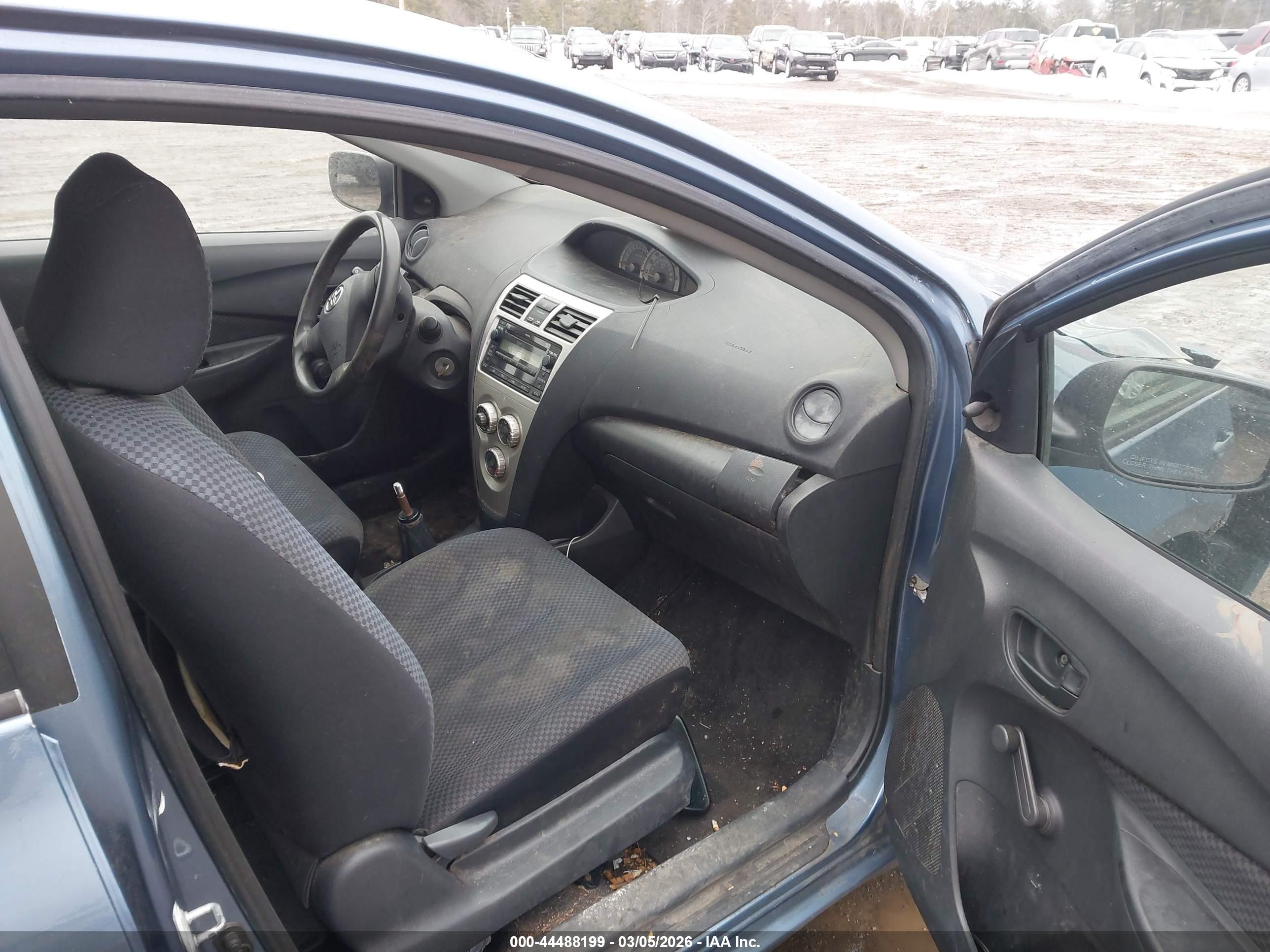 TOYOTA YARIS image 5