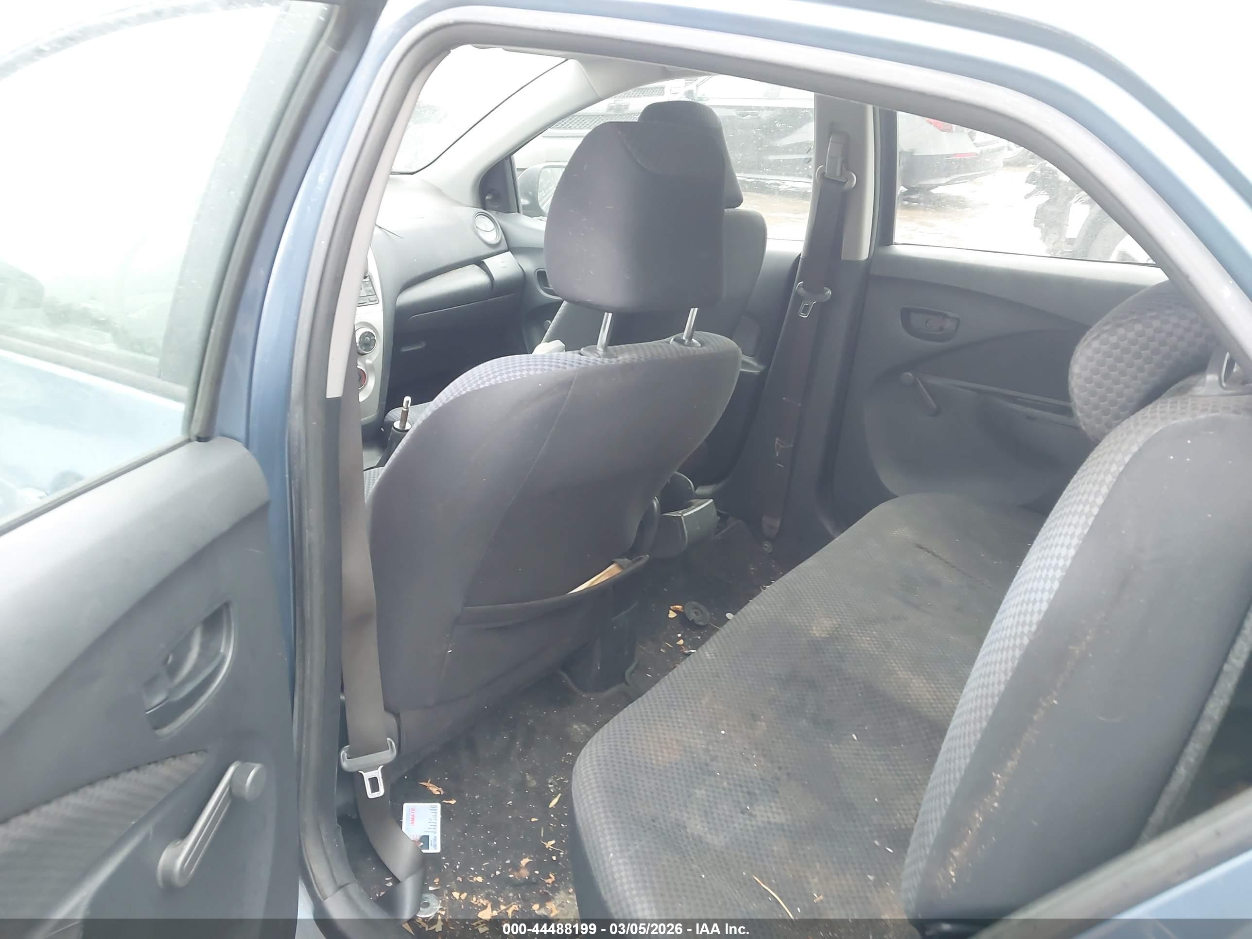 TOYOTA YARIS image 8