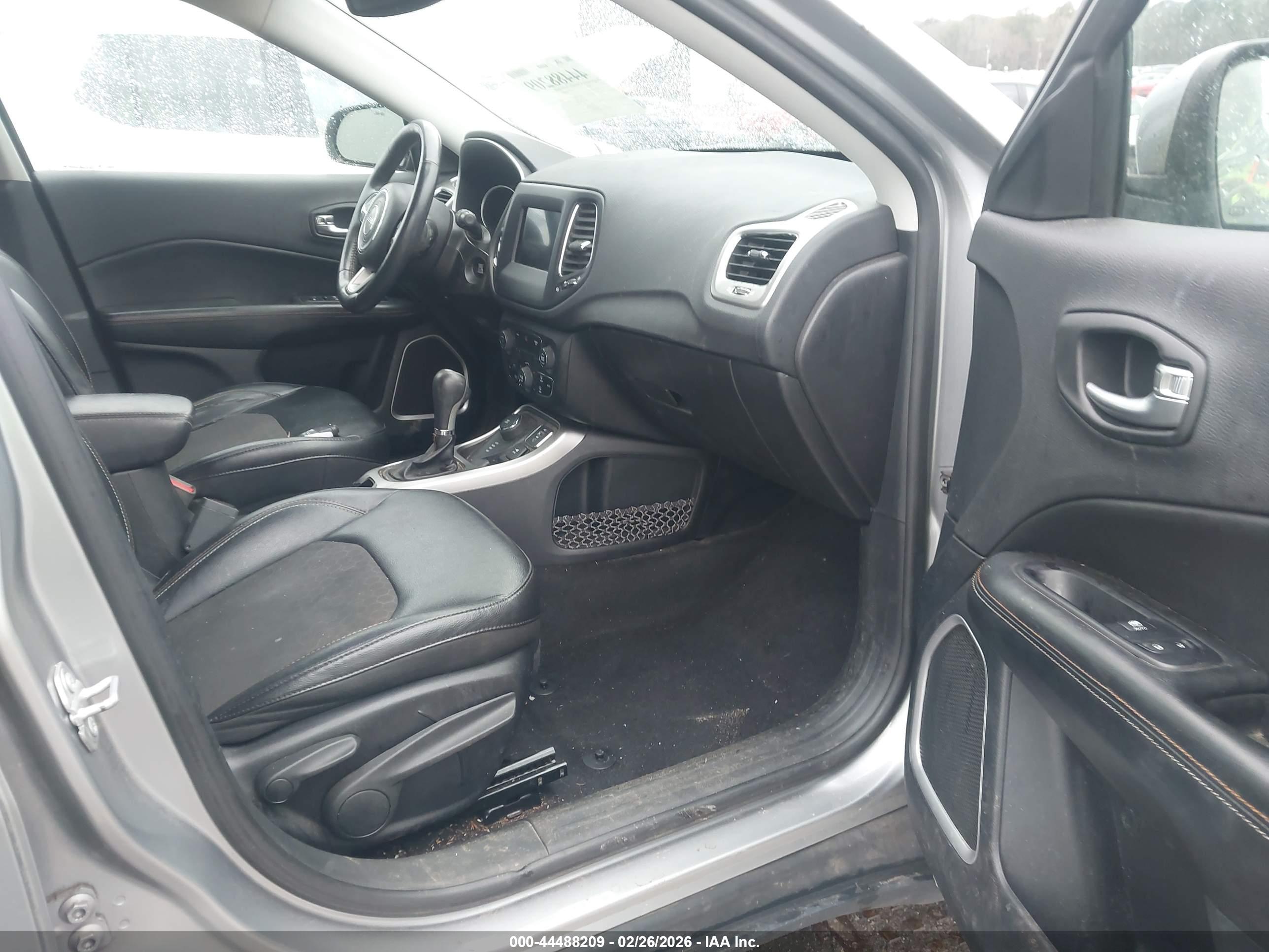 JEEP COMPASS image 5