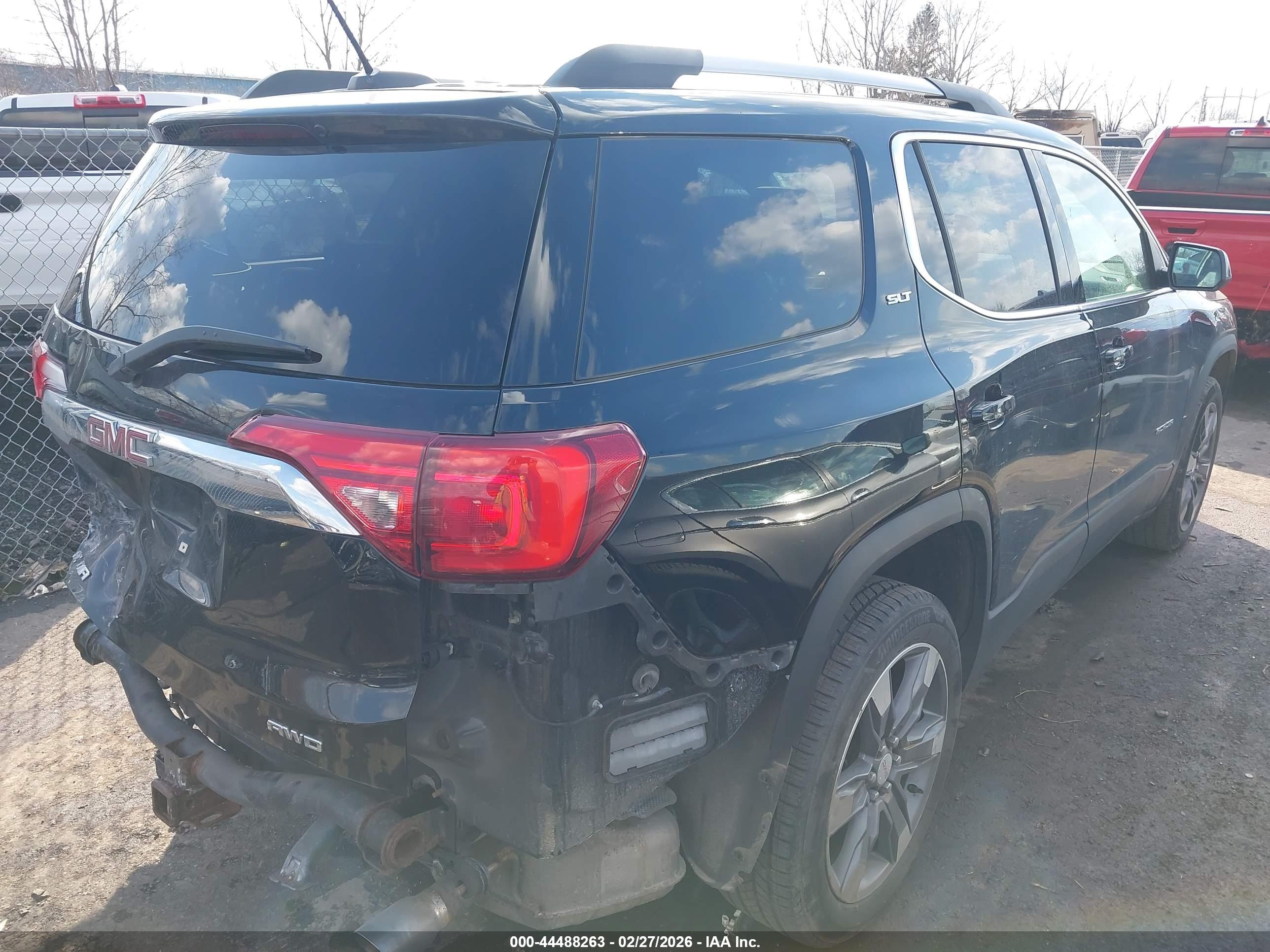 GMC ACADIA image 4