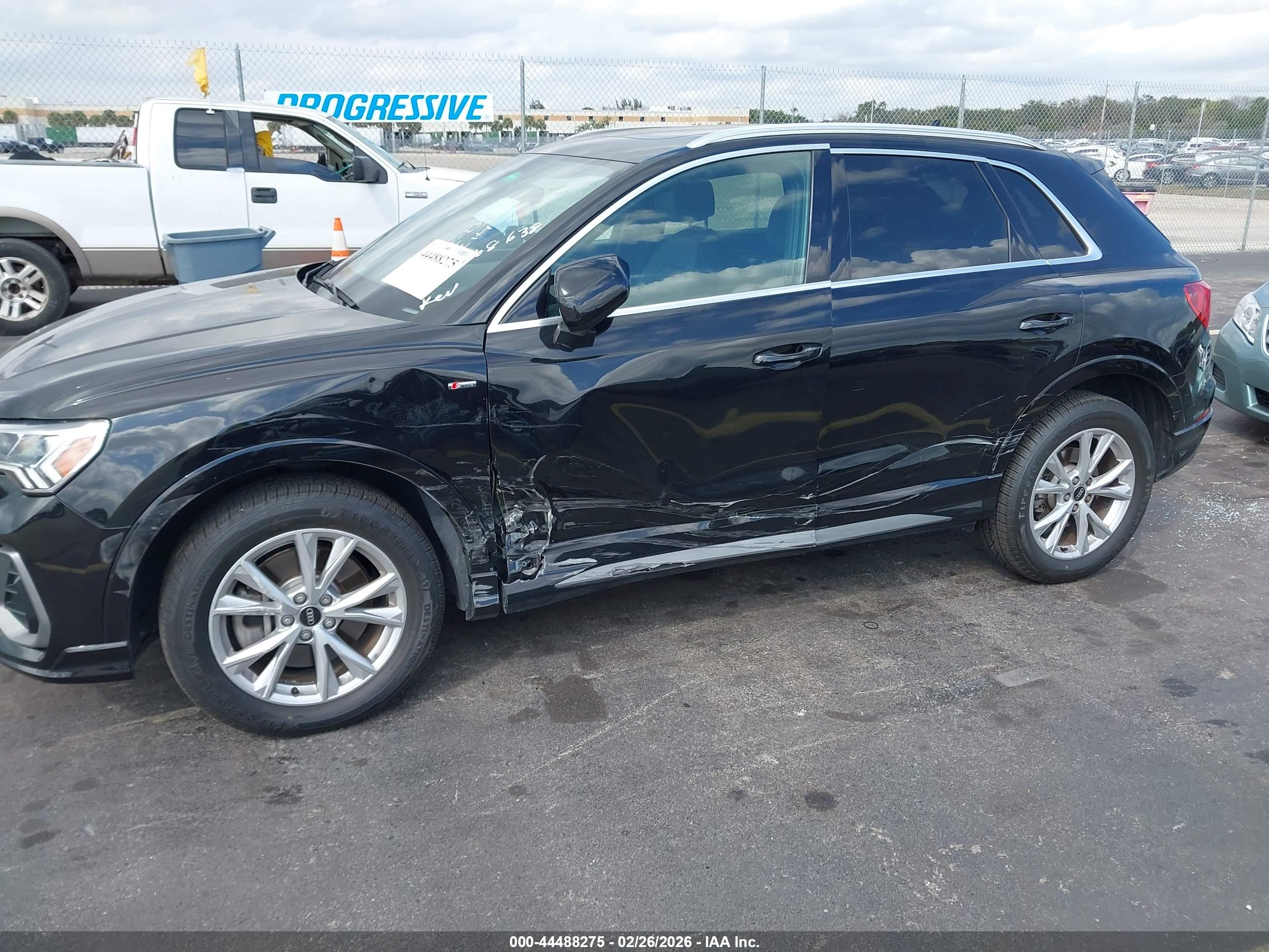 AUDI Q3 image 6