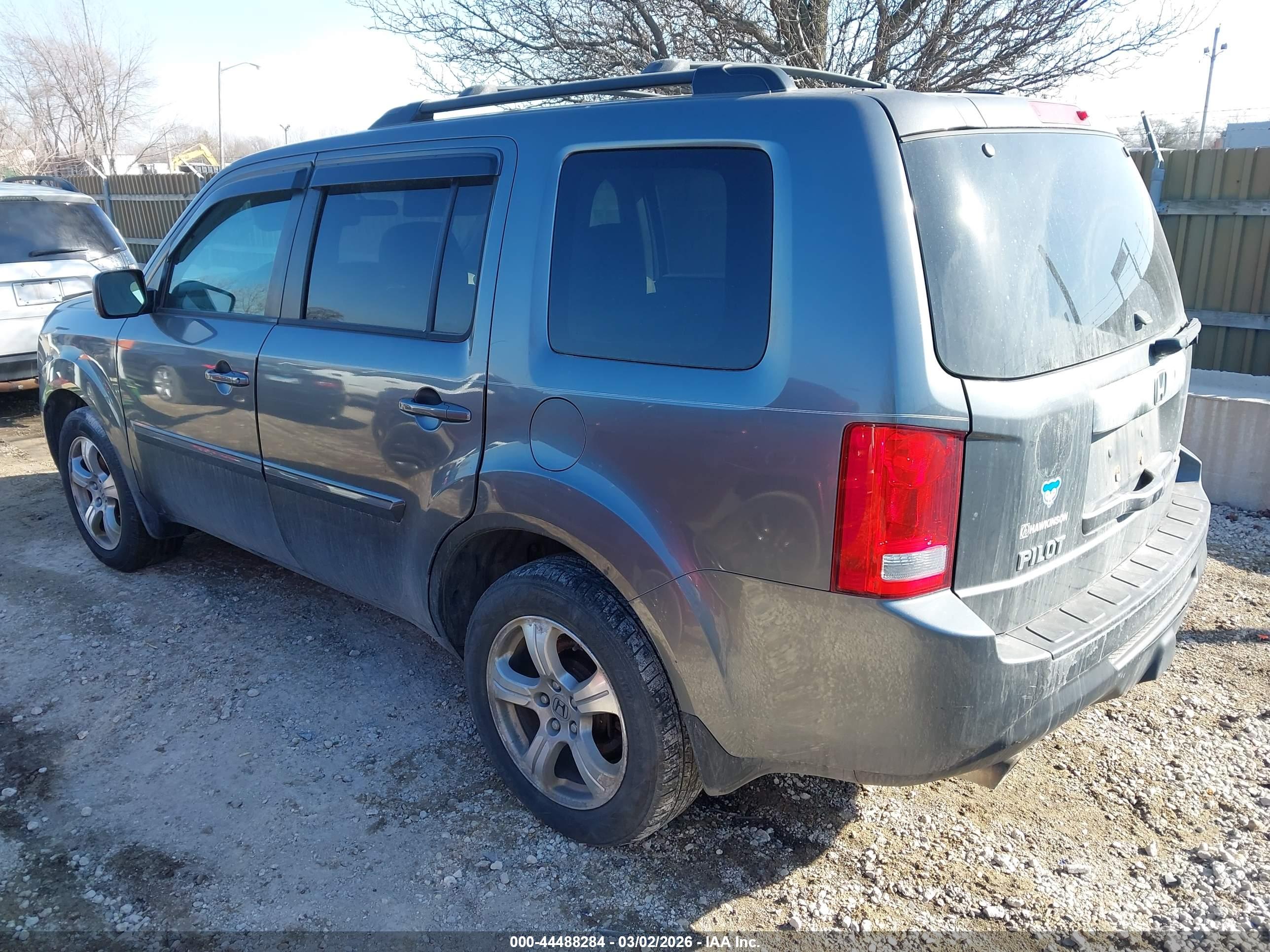 HONDA PILOT image 3