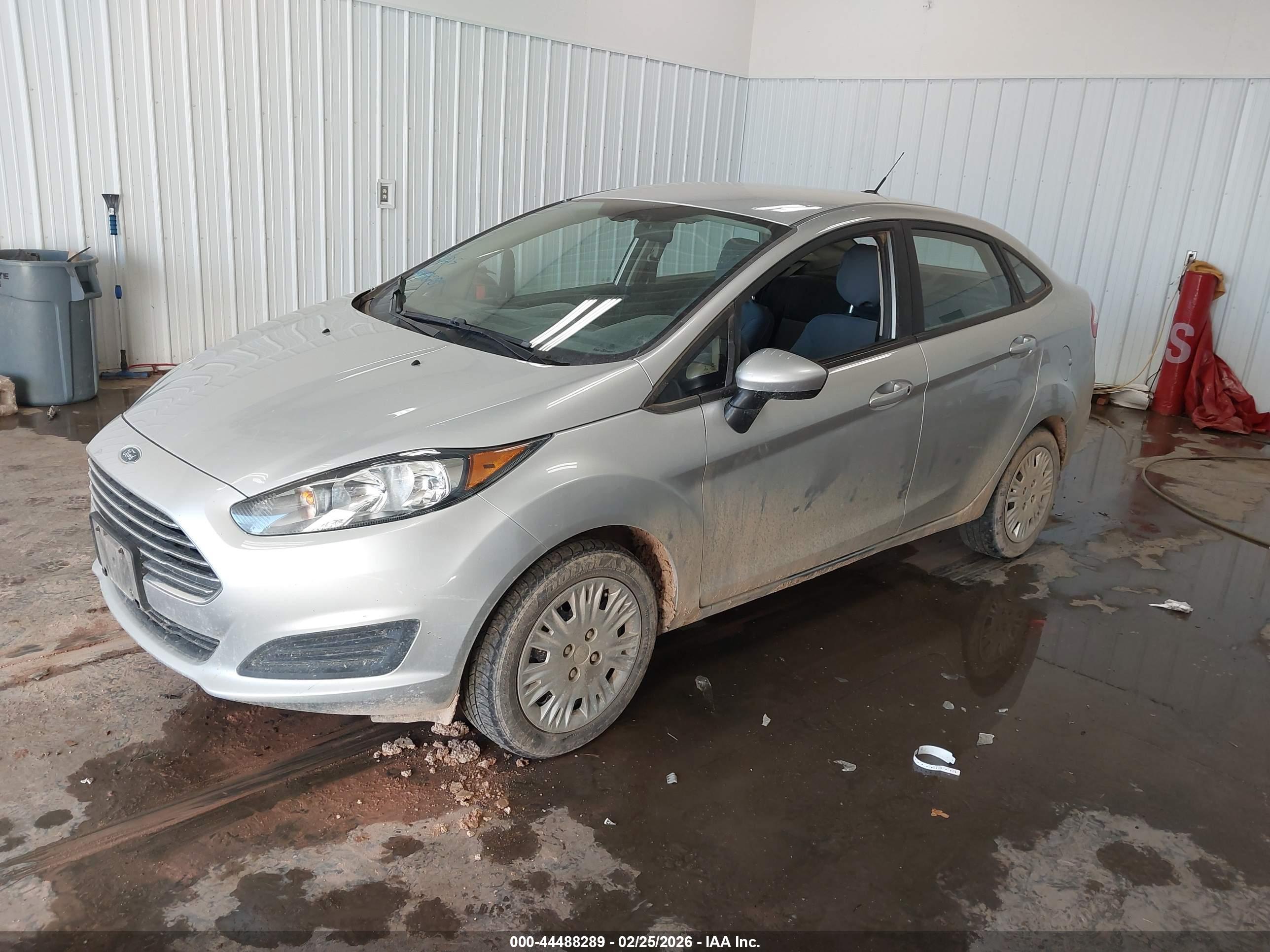FORD FIESTA image 2