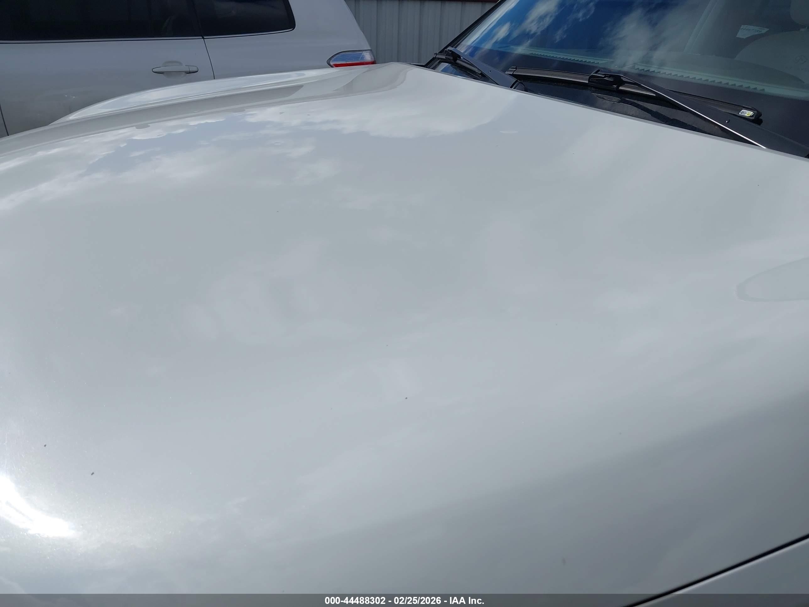 INFINITI QX56 image 6