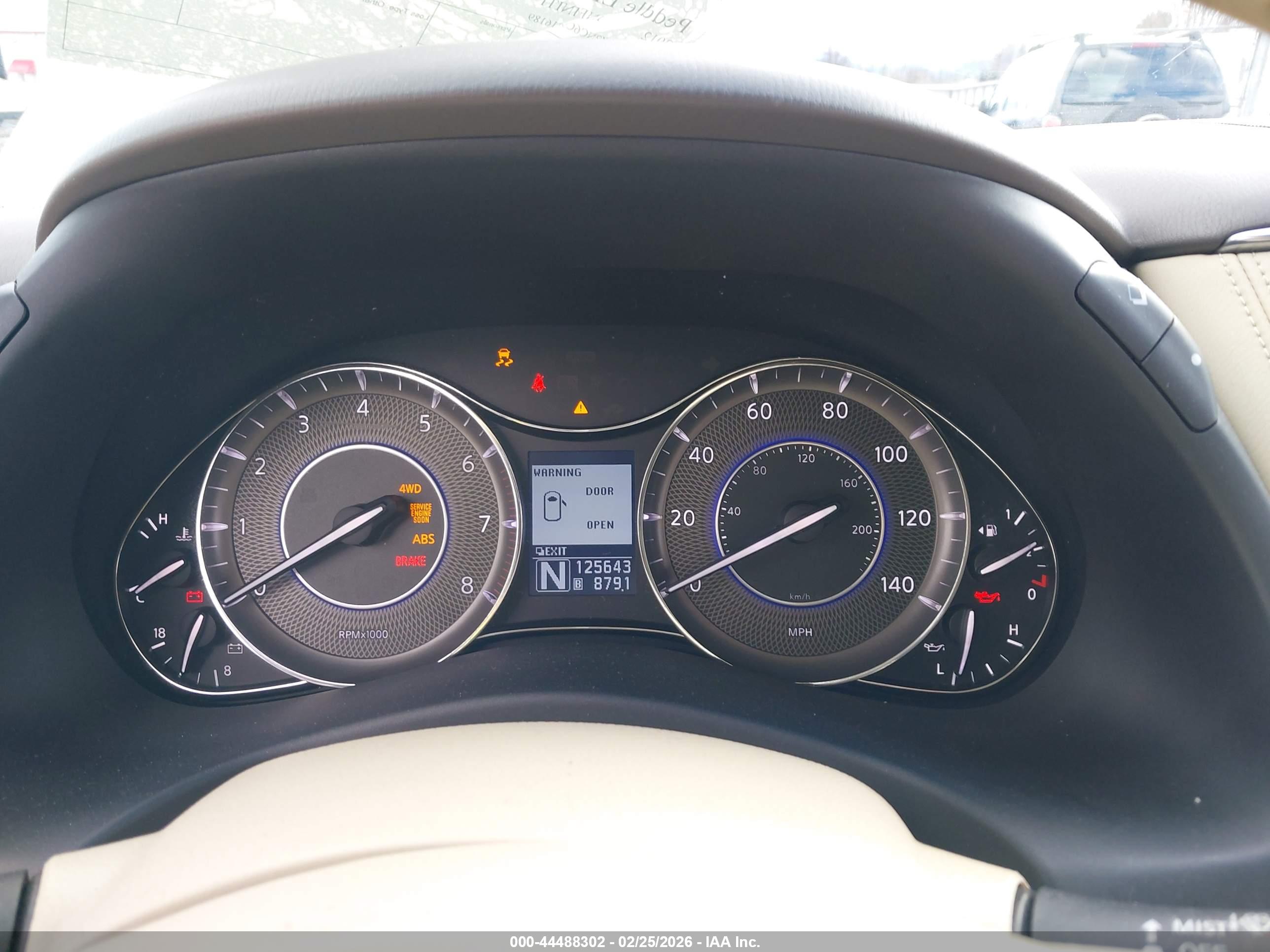INFINITI QX56 image 7