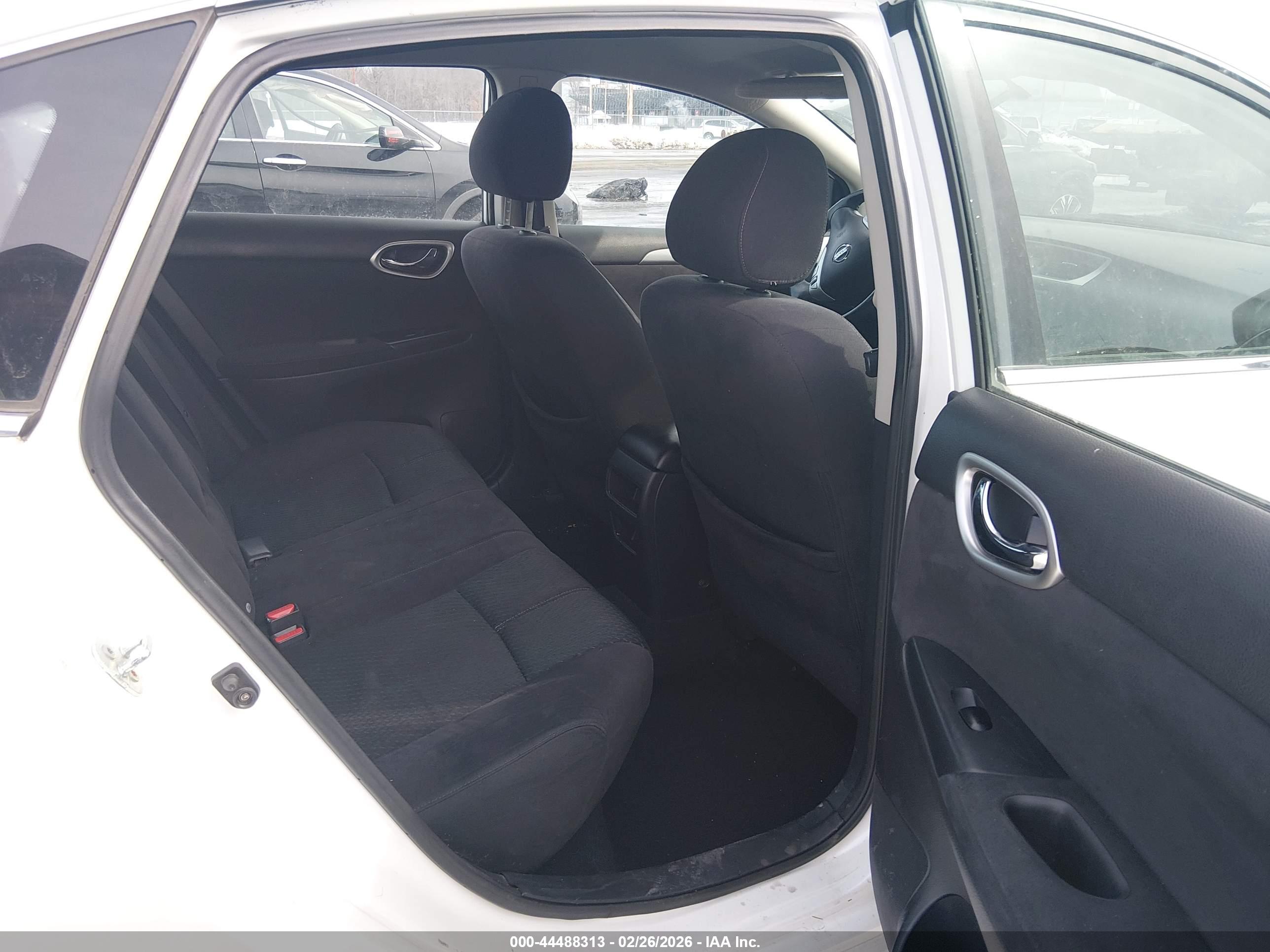 NISSAN SENTRA image 8