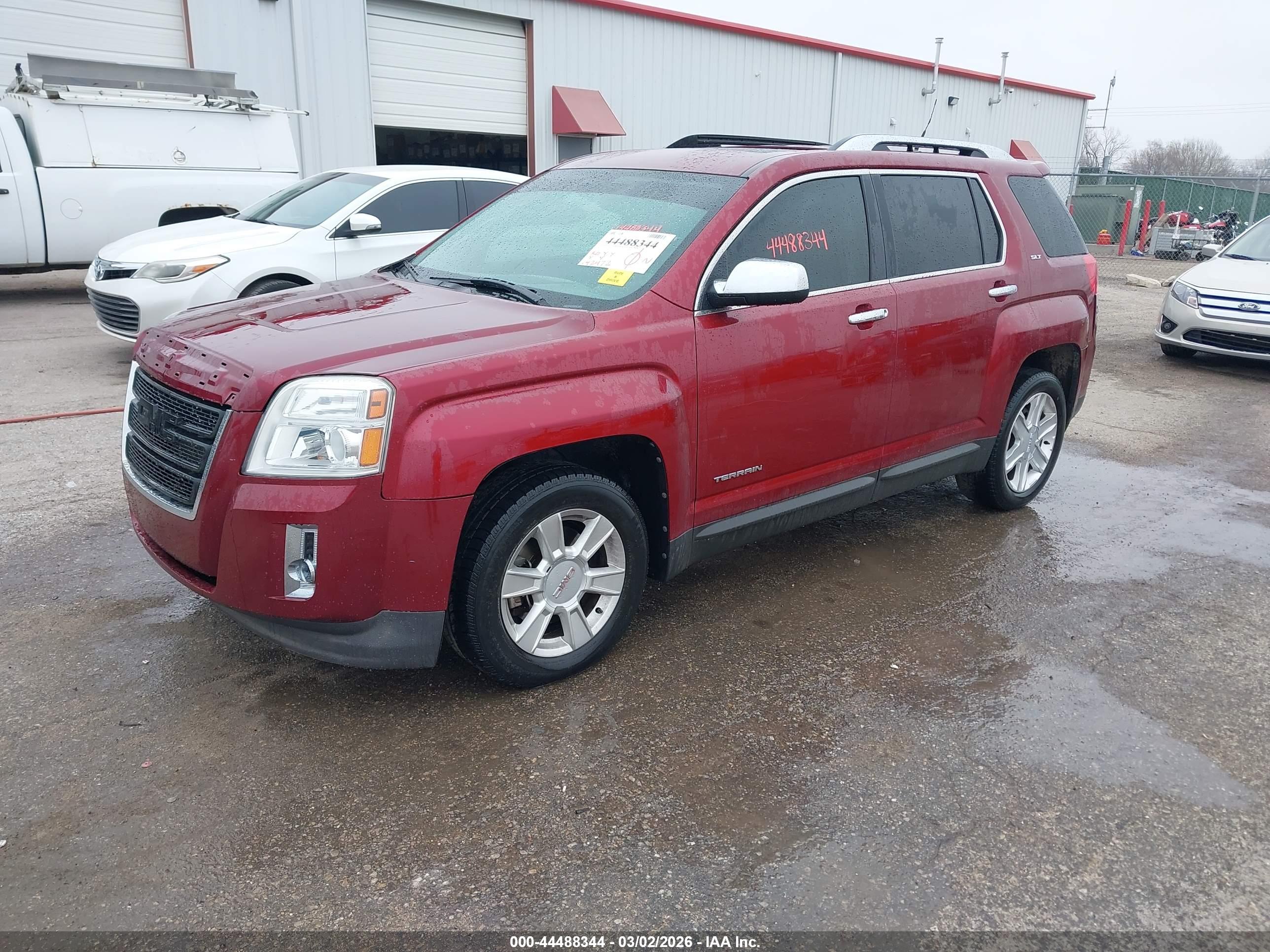 GMC TERRAIN image 2
