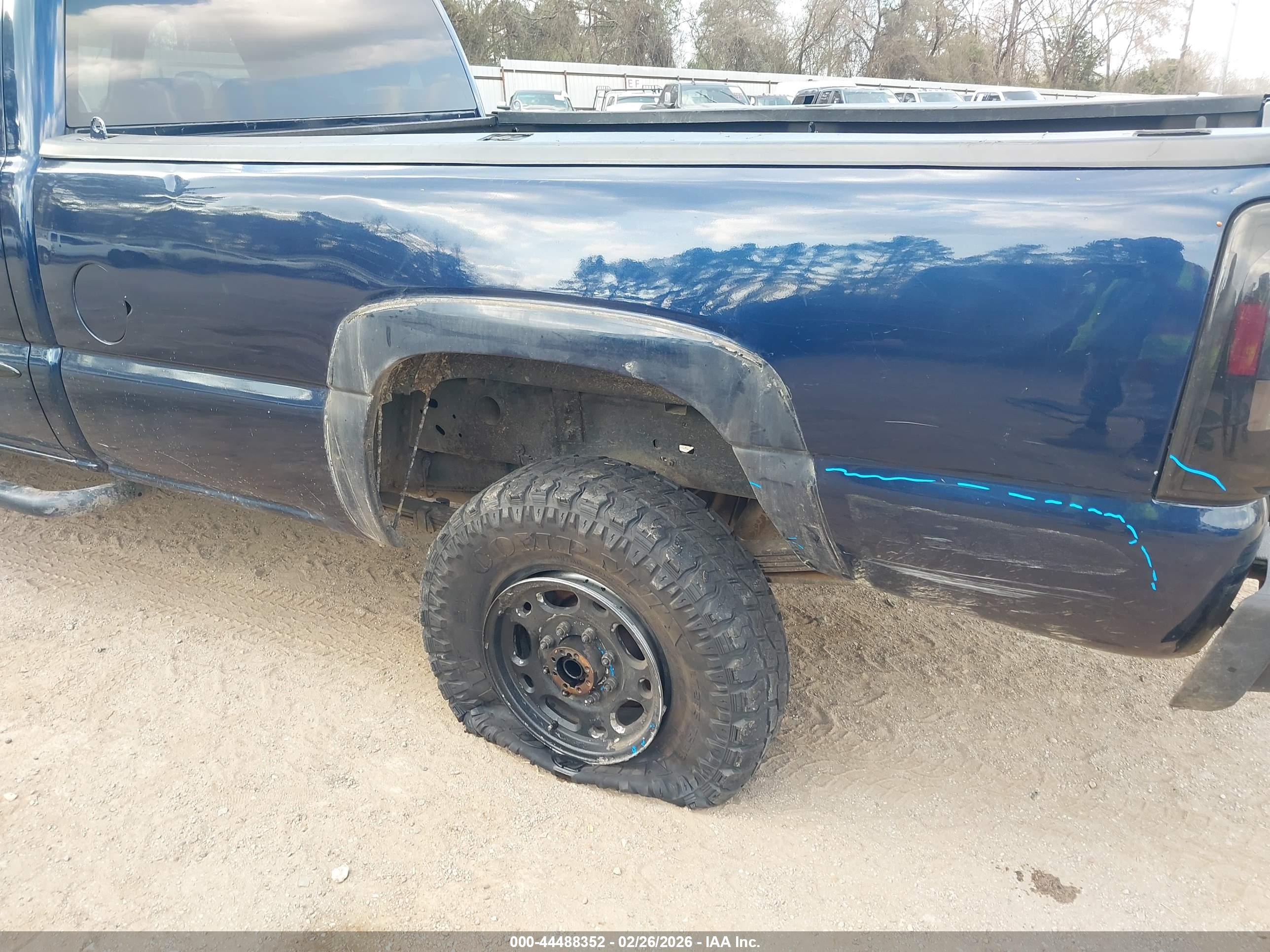 GMC SIERRA image 6