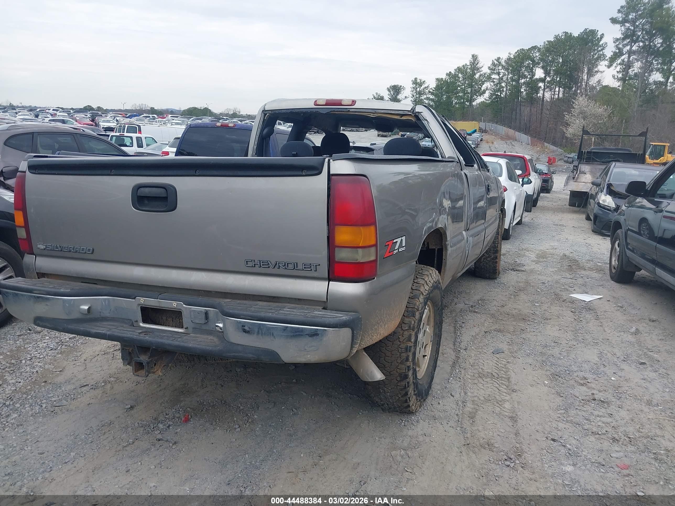 CHEVROLET SILVERADO image 4