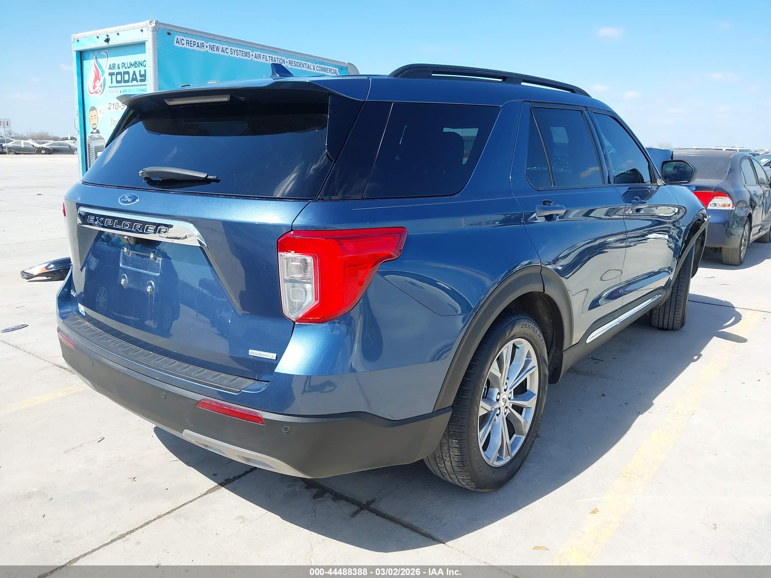 FORD EXPLORER image 4