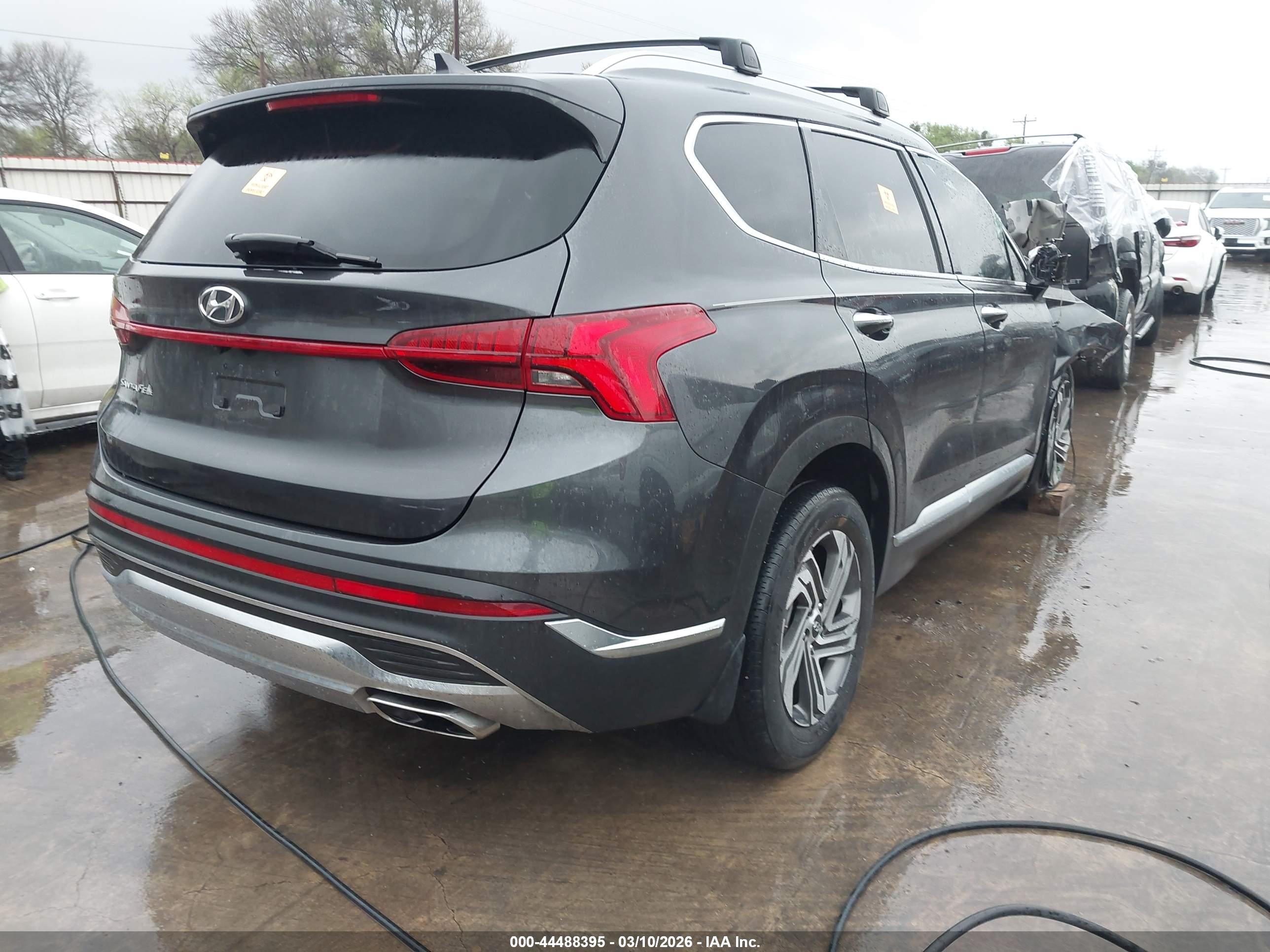 HYUNDAI SANTA image 4