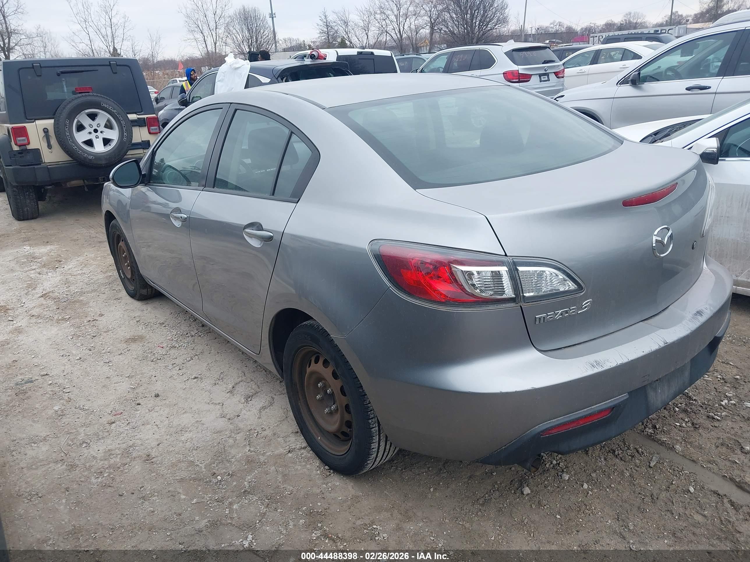 MAZDA MAZDA3 image 3