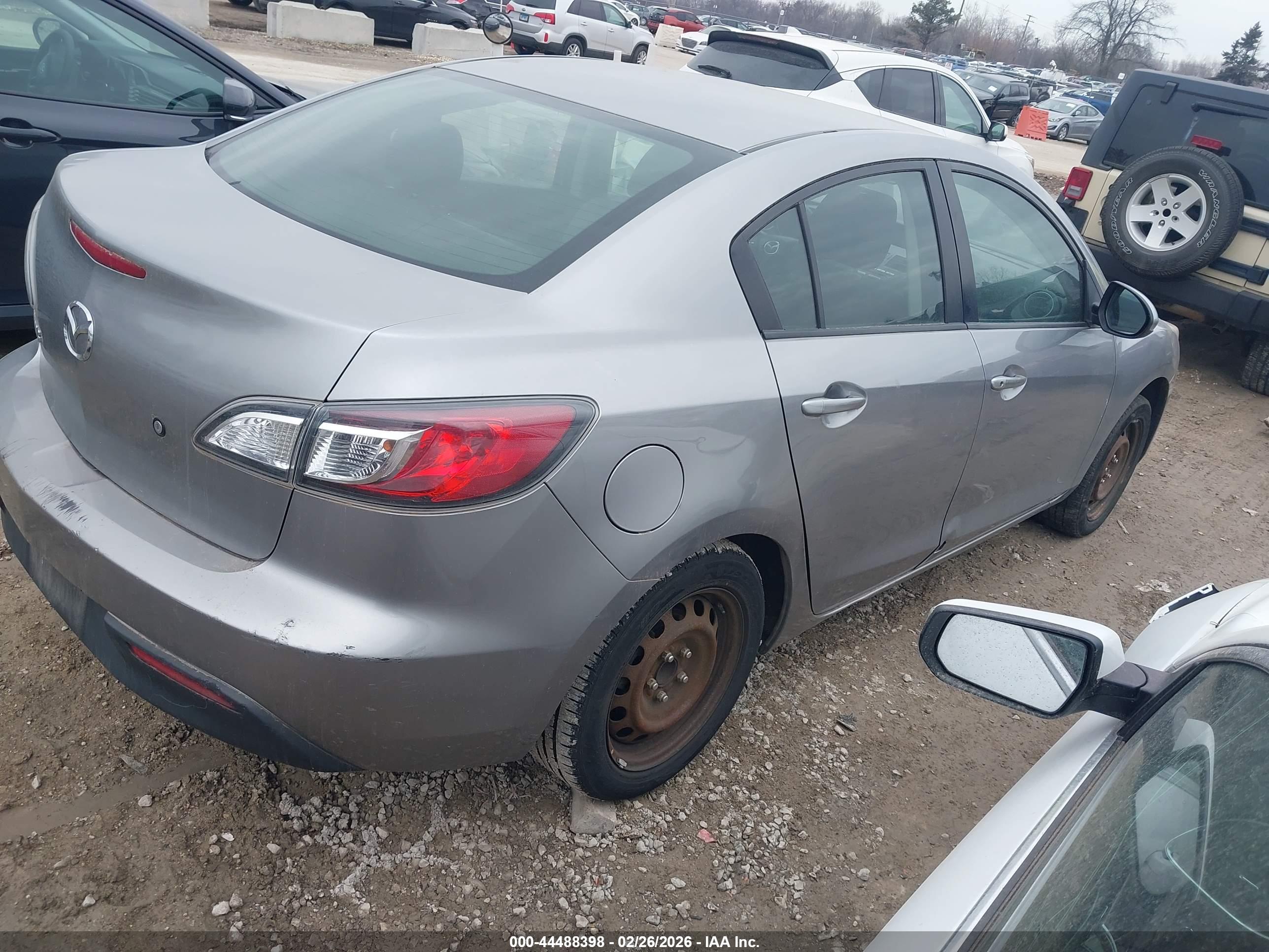 MAZDA MAZDA3 image 4