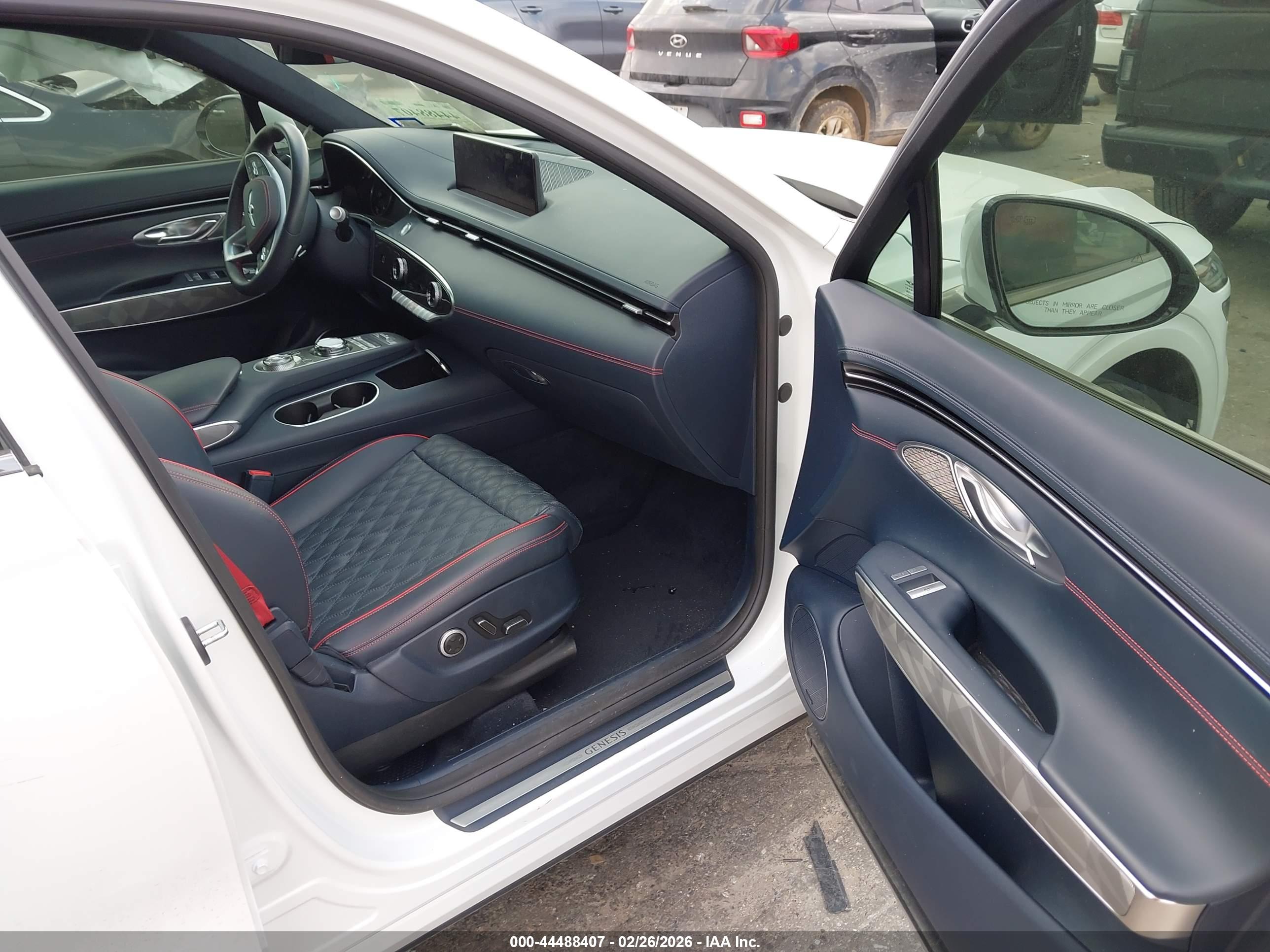 GENESIS GV70 image 5