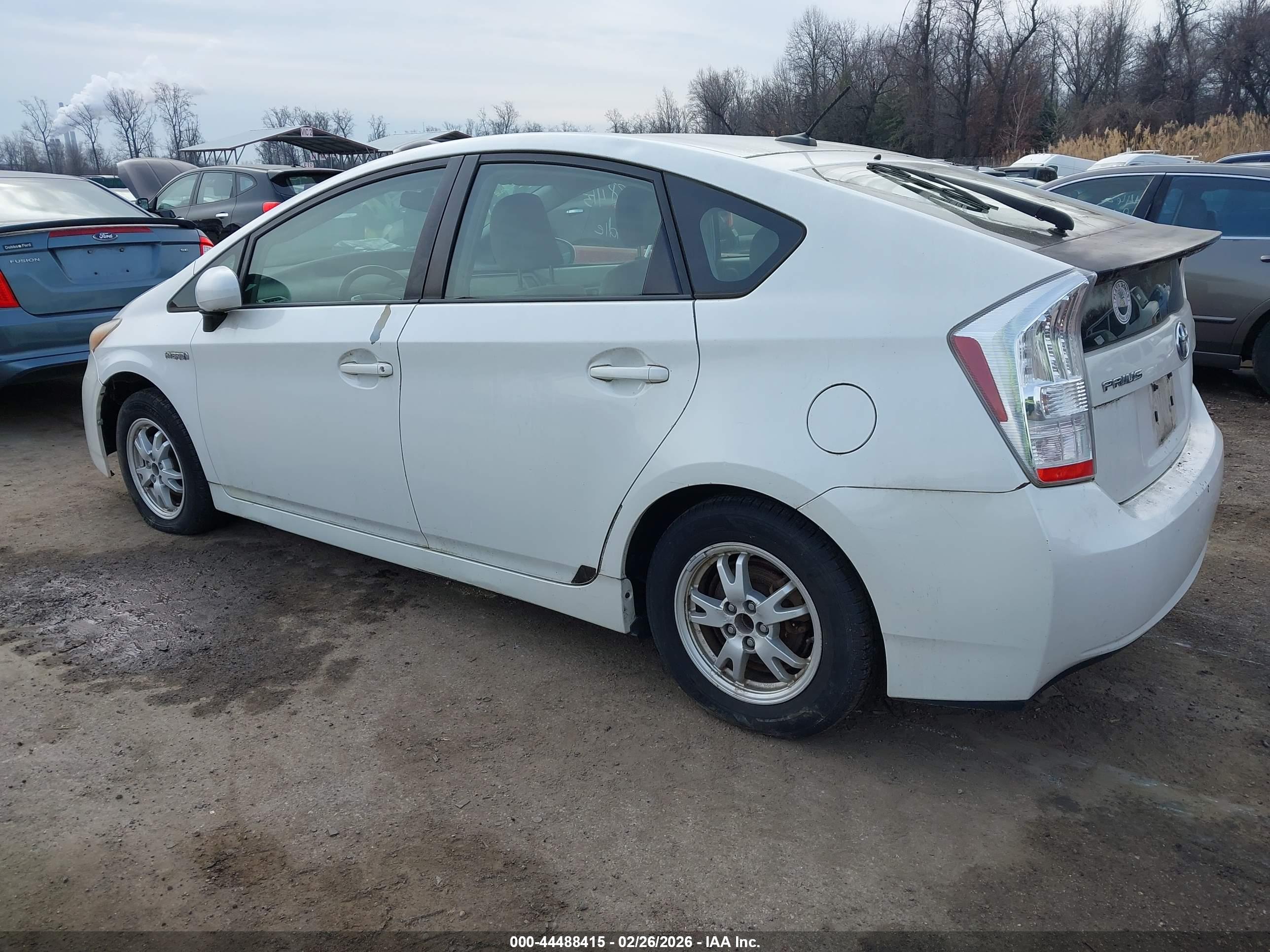 TOYOTA PRIUS image 3