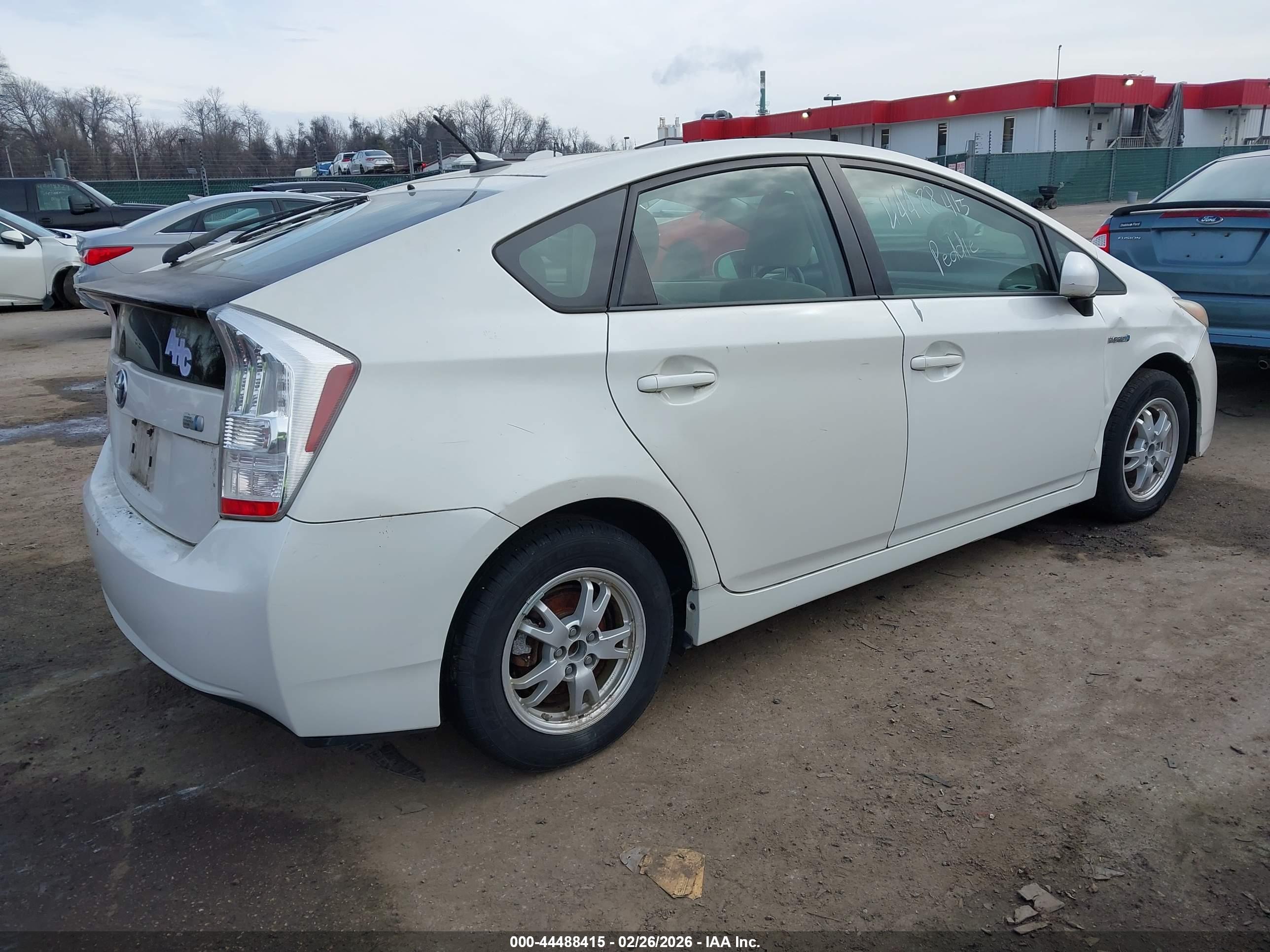 TOYOTA PRIUS image 4