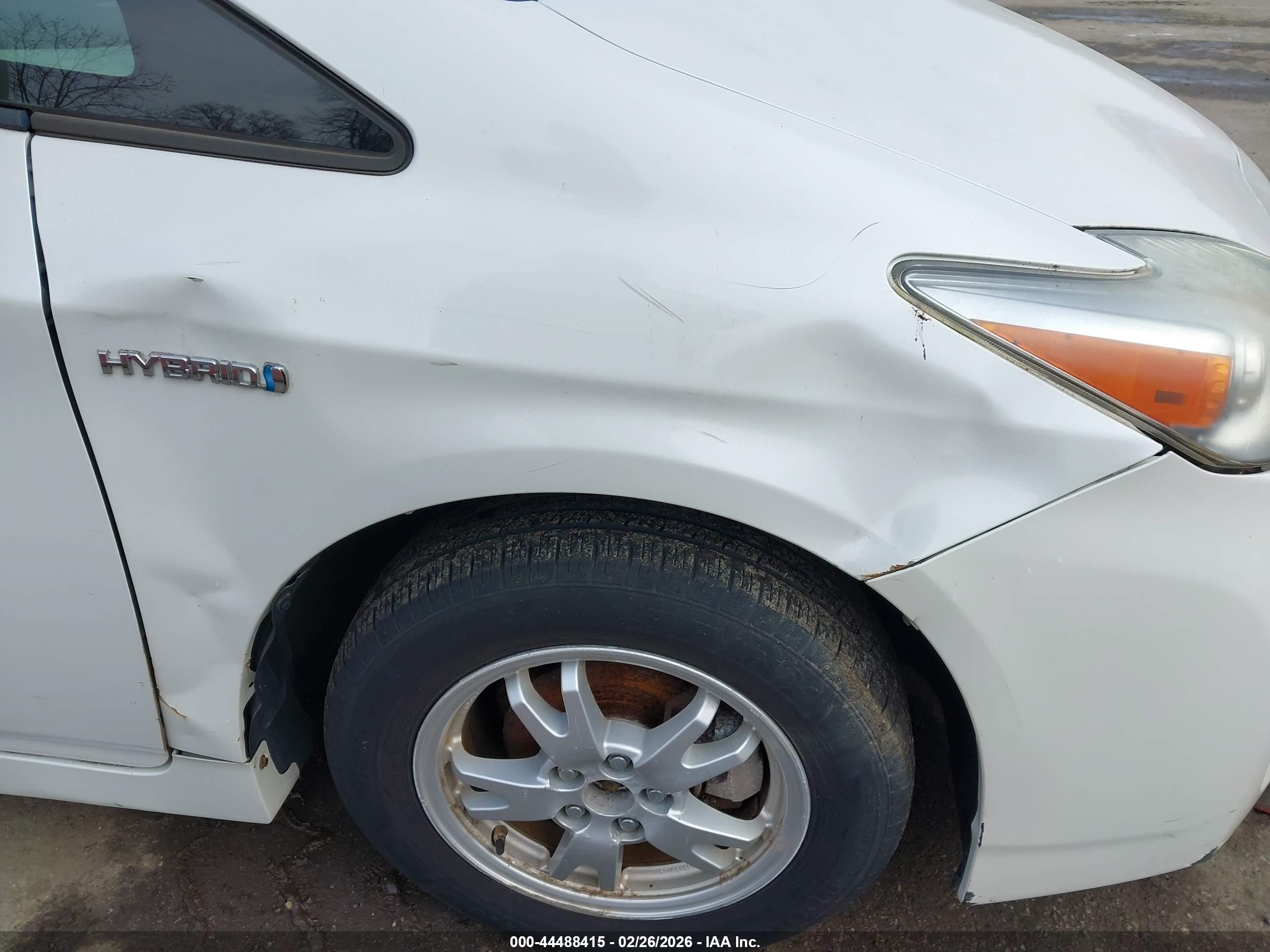 TOYOTA PRIUS image 6