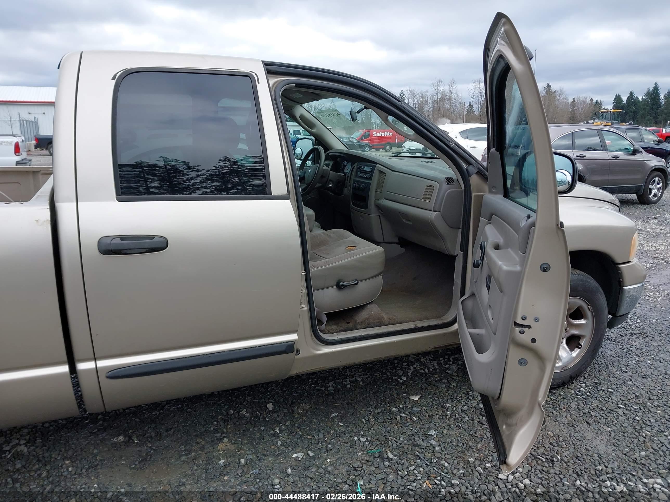DODGE RAM image 5