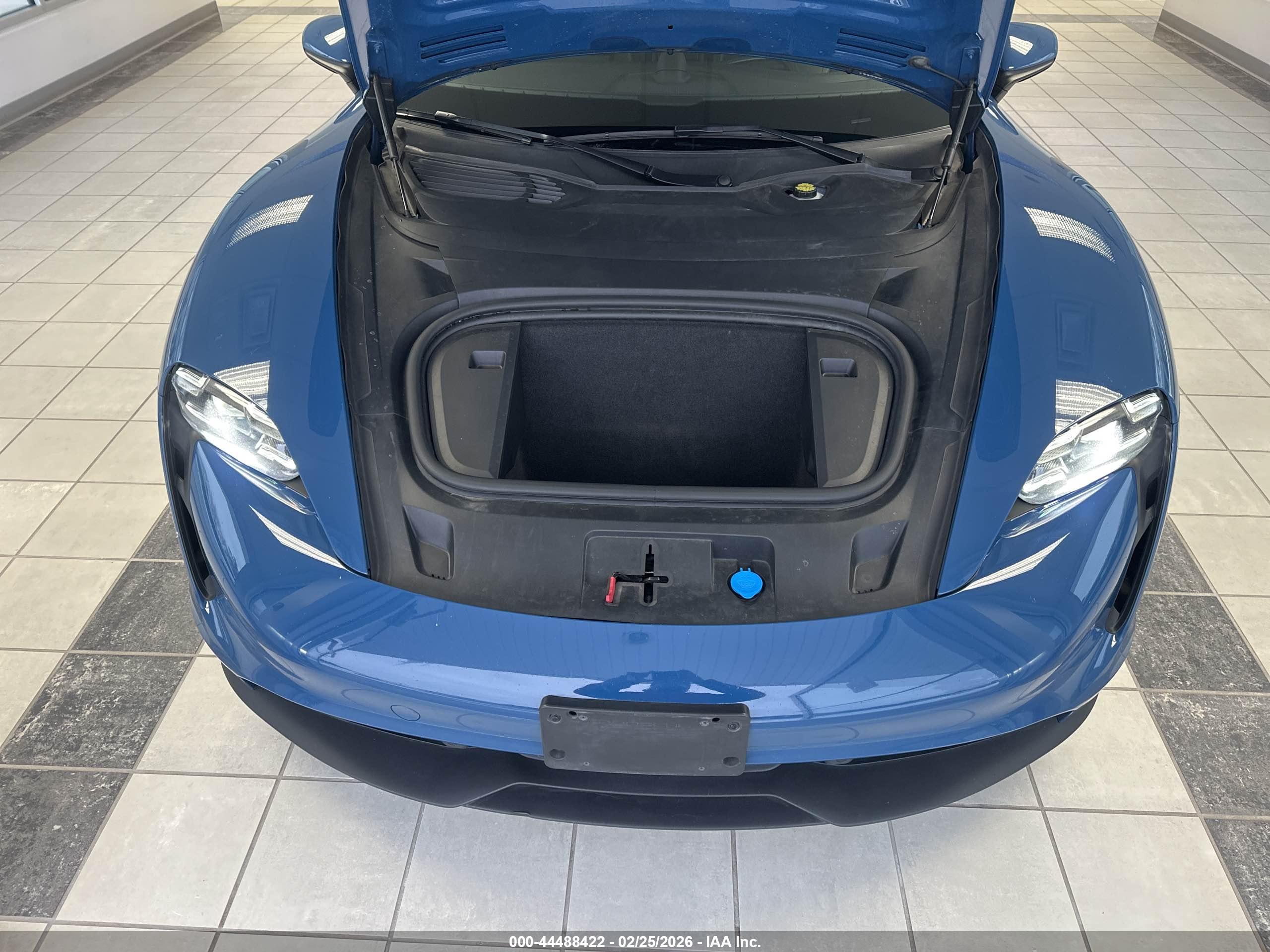 PORSCHE TAYCAN image 10