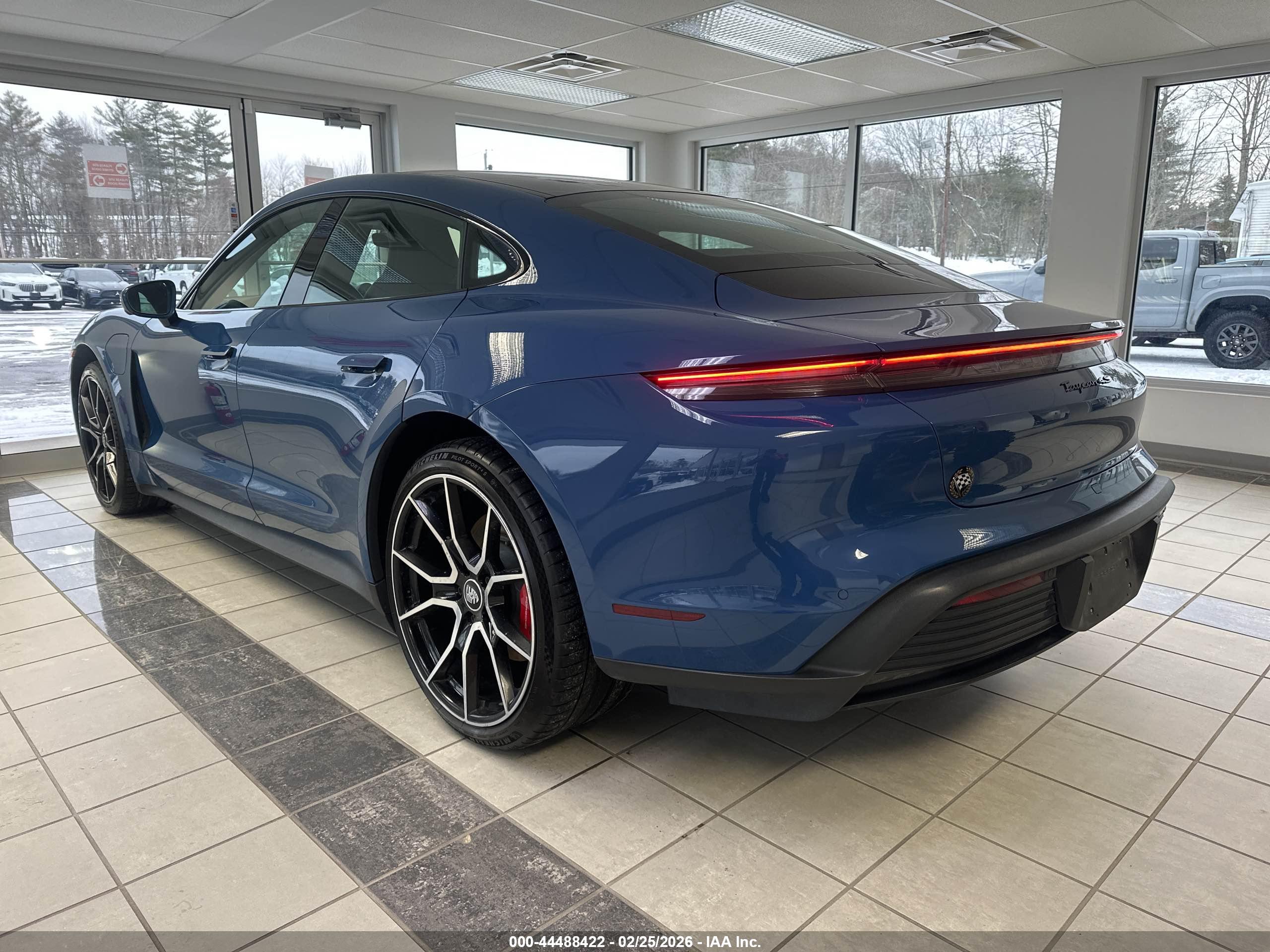 PORSCHE TAYCAN image 3
